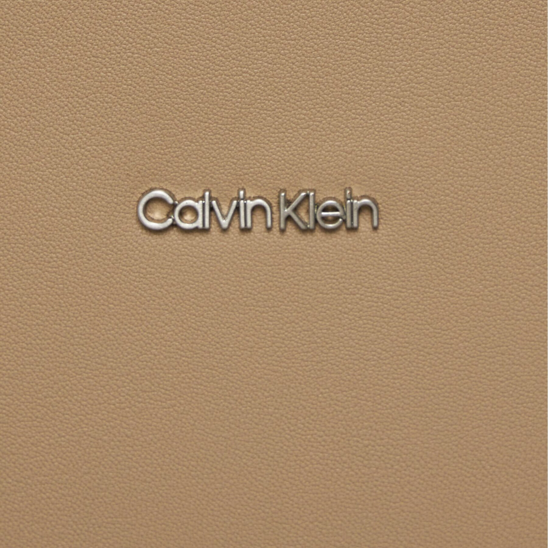 Calvin Klein Дамска чанта Ck Must Tote Md K60K611441 Бежов - Pepit.bg