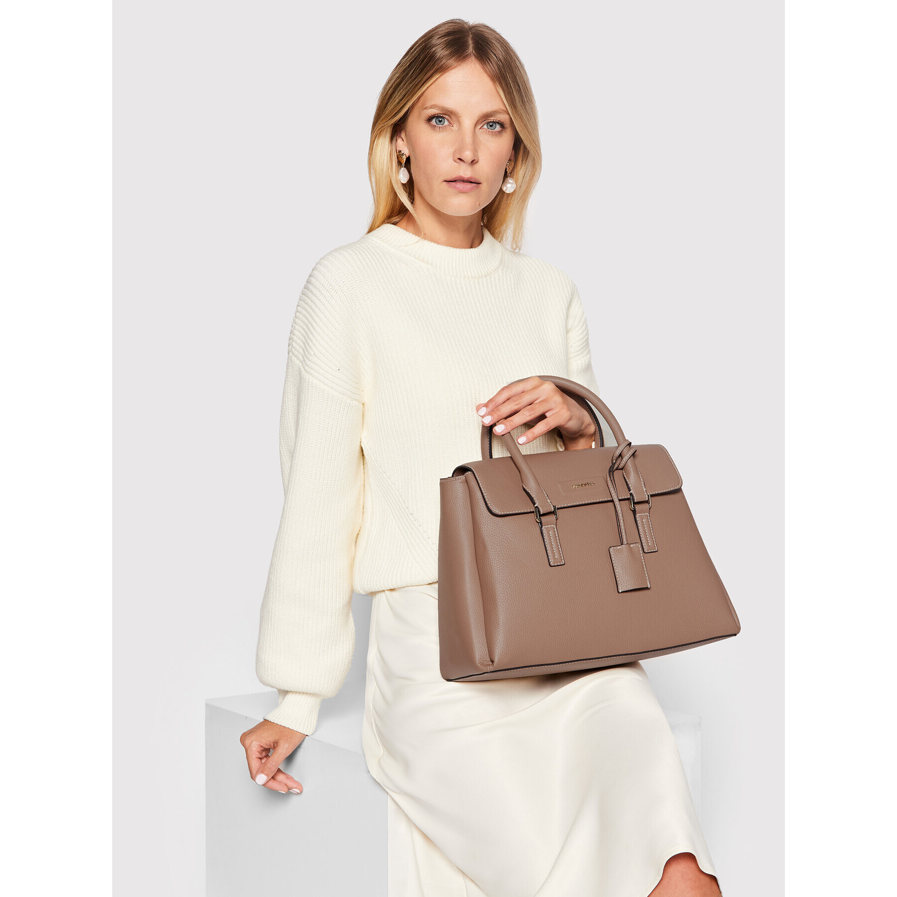 Calvin Klein Дамска чанта Dressed Tote W/Flap K60K609625 Кафяв - Pepit.bg