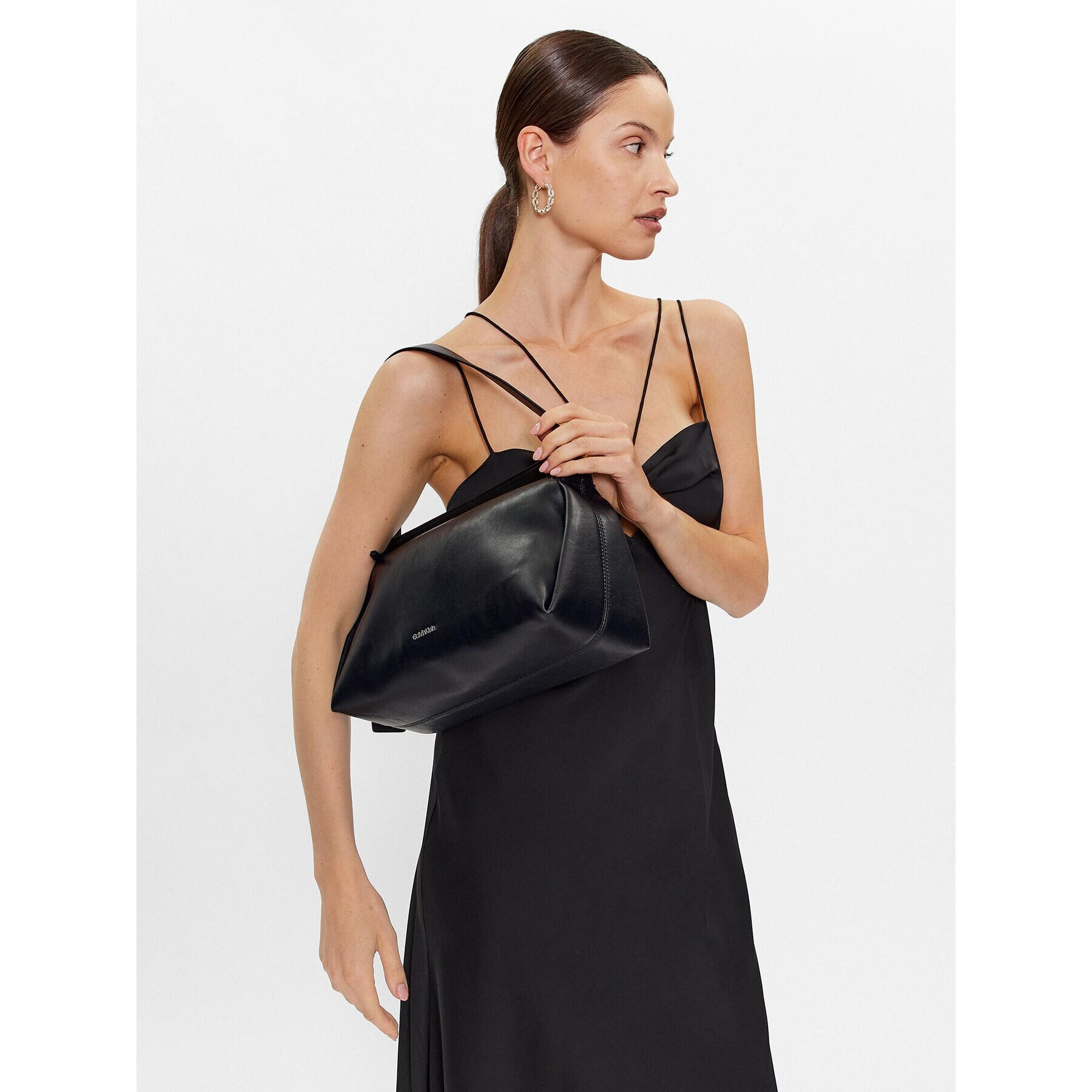 Calvin Klein Дамска чанта Elevated Soft Shoulder Bag Sm K60K610756 Черен - Pepit.bg