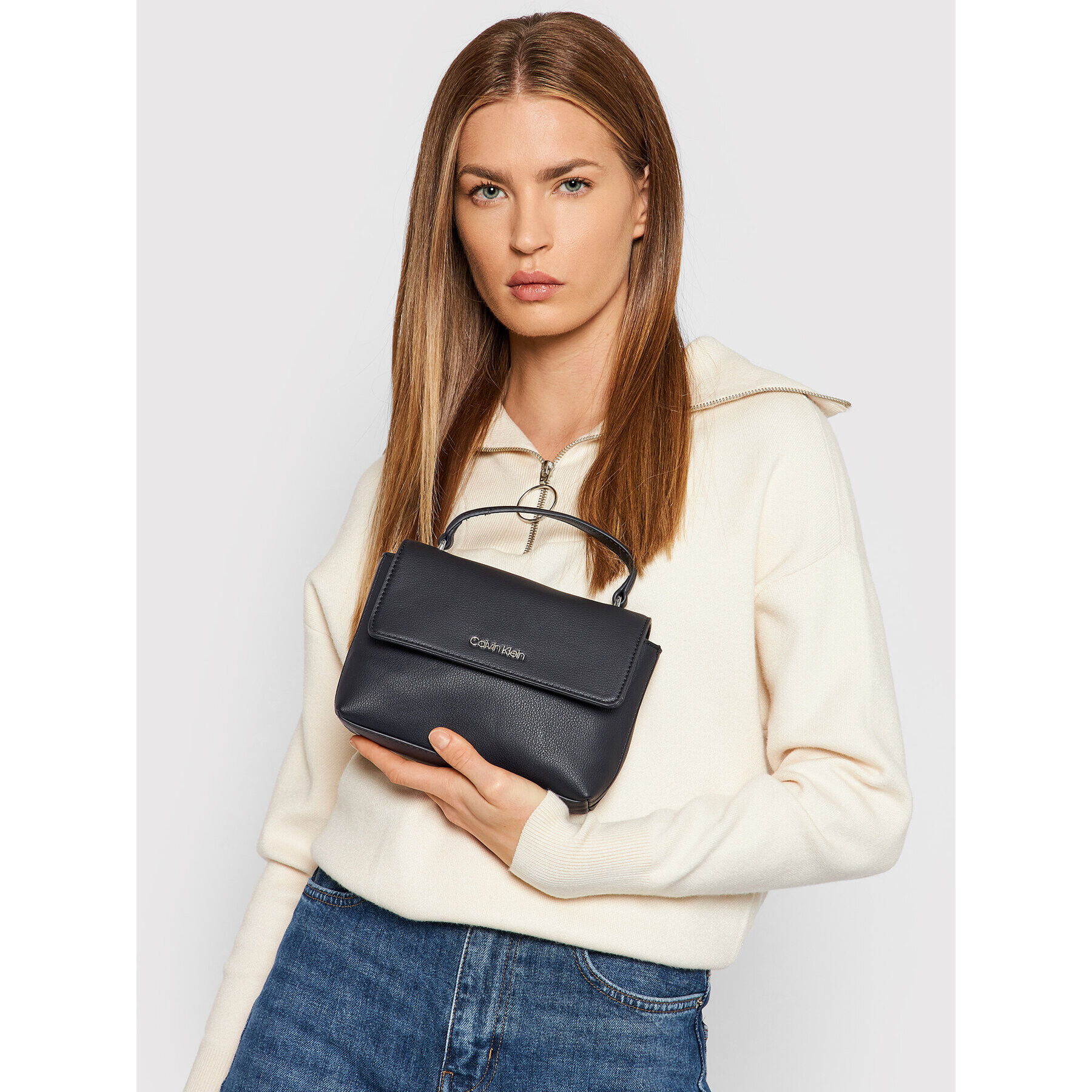 Calvin Klein Дамска чанта Flap Mini Bag W/Top Handle K60K608170 Черен - Pepit.bg