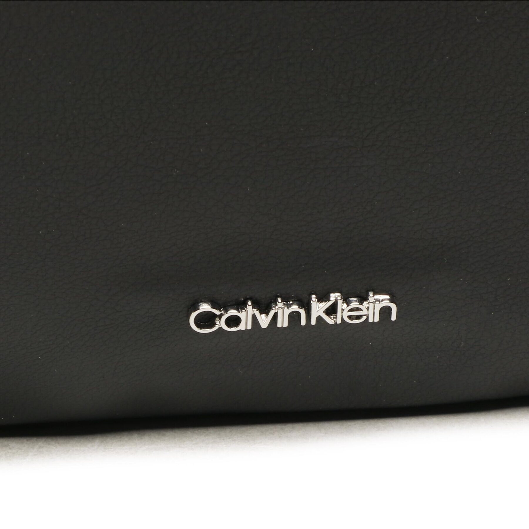 Calvin Klein Дамска чанта Puffed Shoulder Bag K60K611020 Черен - Pepit.bg