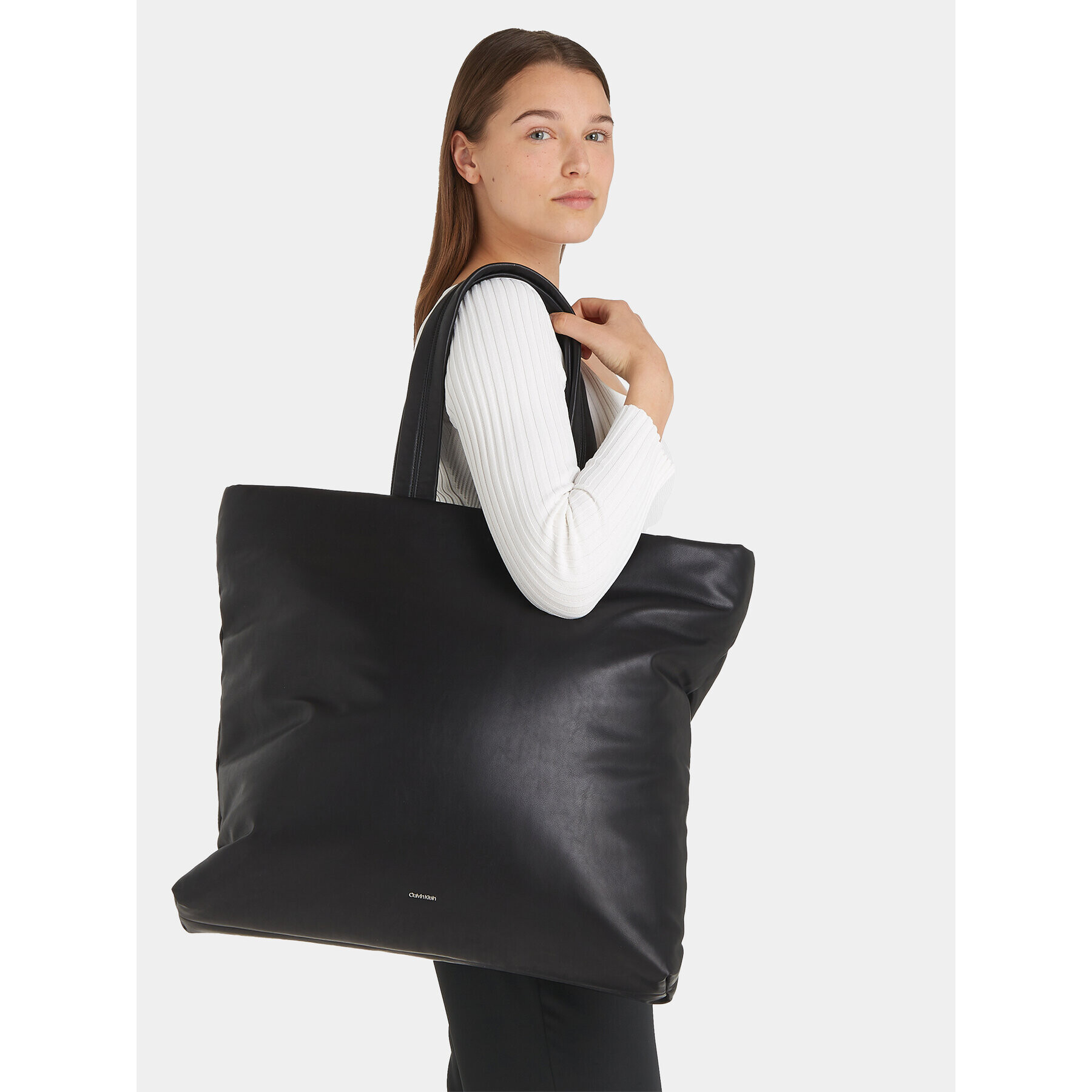 Calvin Klein Дамска чанта Puffed Tote K60K611511 Черен - Pepit.bg