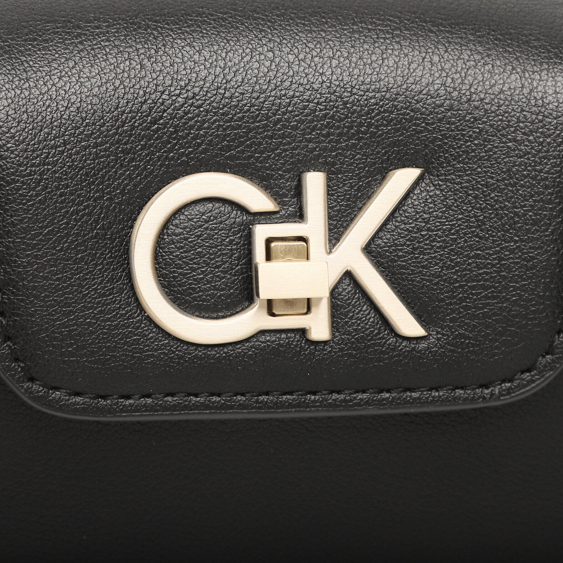 Calvin Klein Дамска чанта Re-Lock Crossbody W/Flap Sm K60K610770 Черен - Pepit.bg