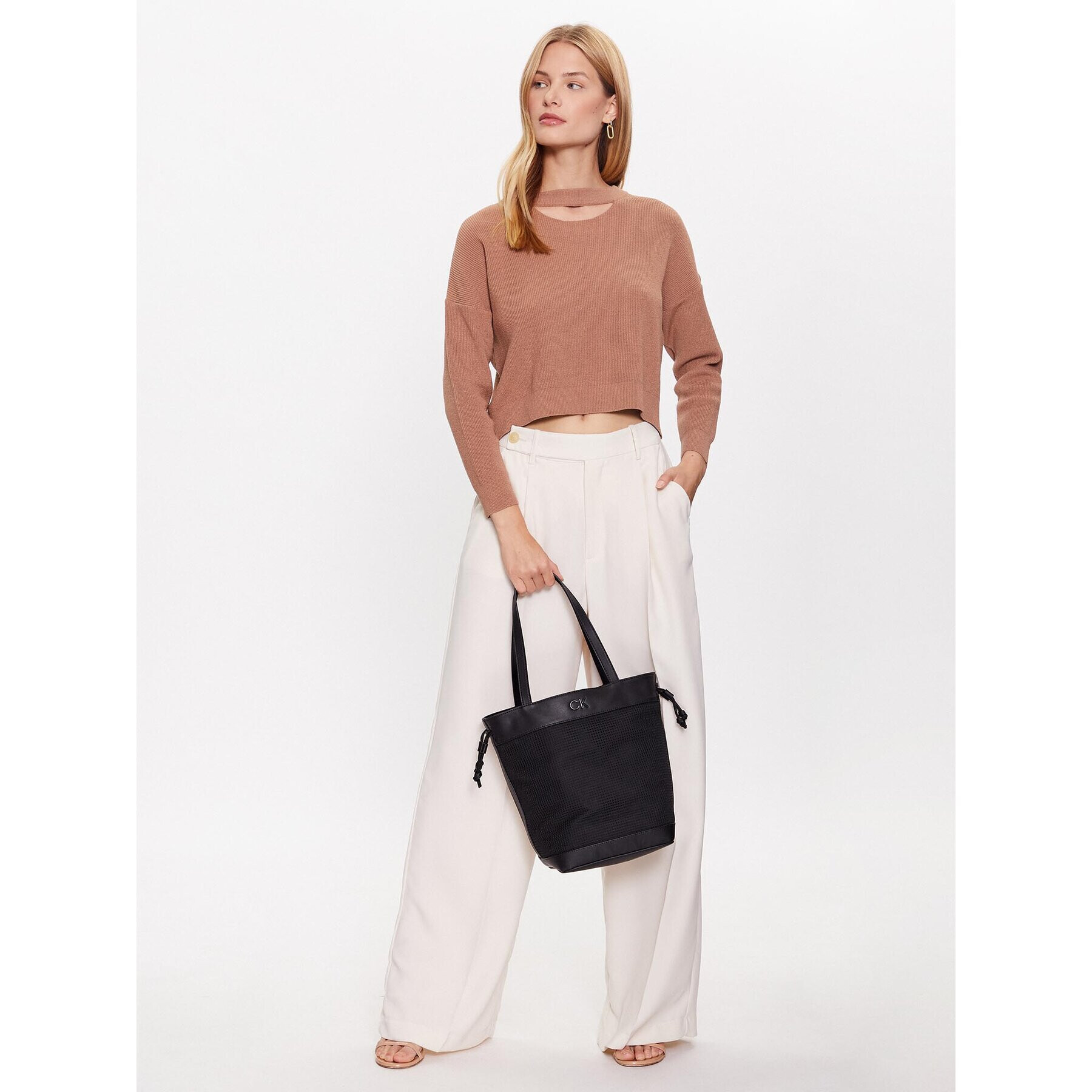 Calvin Klein Дамска чанта Re-Lock Drawstring Bag Perf K60K610635 Черен - Pepit.bg