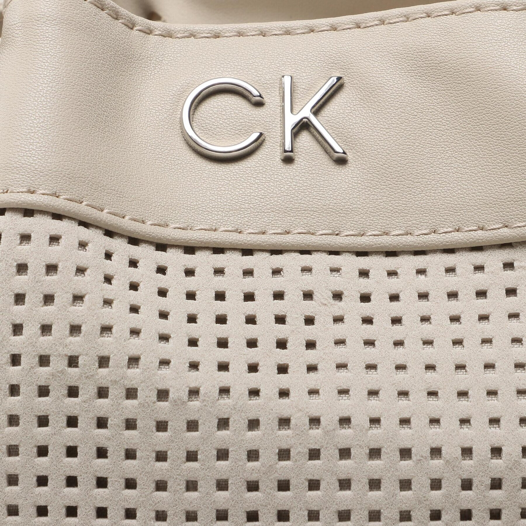 Calvin Klein Дамска чанта Re-Lock Drawstring Bag Sm Perf K60K610636 Бежов - Pepit.bg