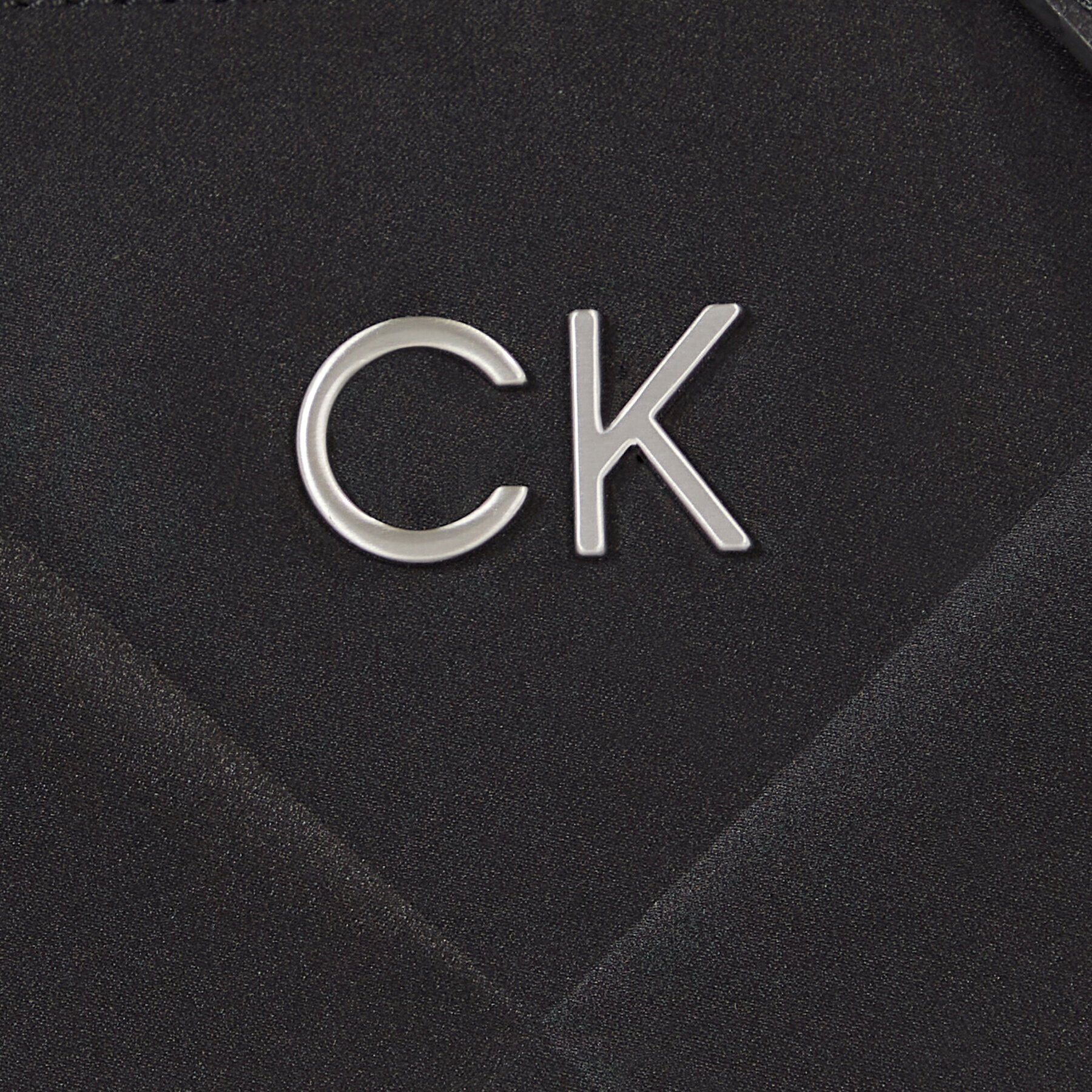 Calvin Klein Дамска чанта Re-Lock Quilt Crossbody - Satin K60K611299 Черен - Pepit.bg