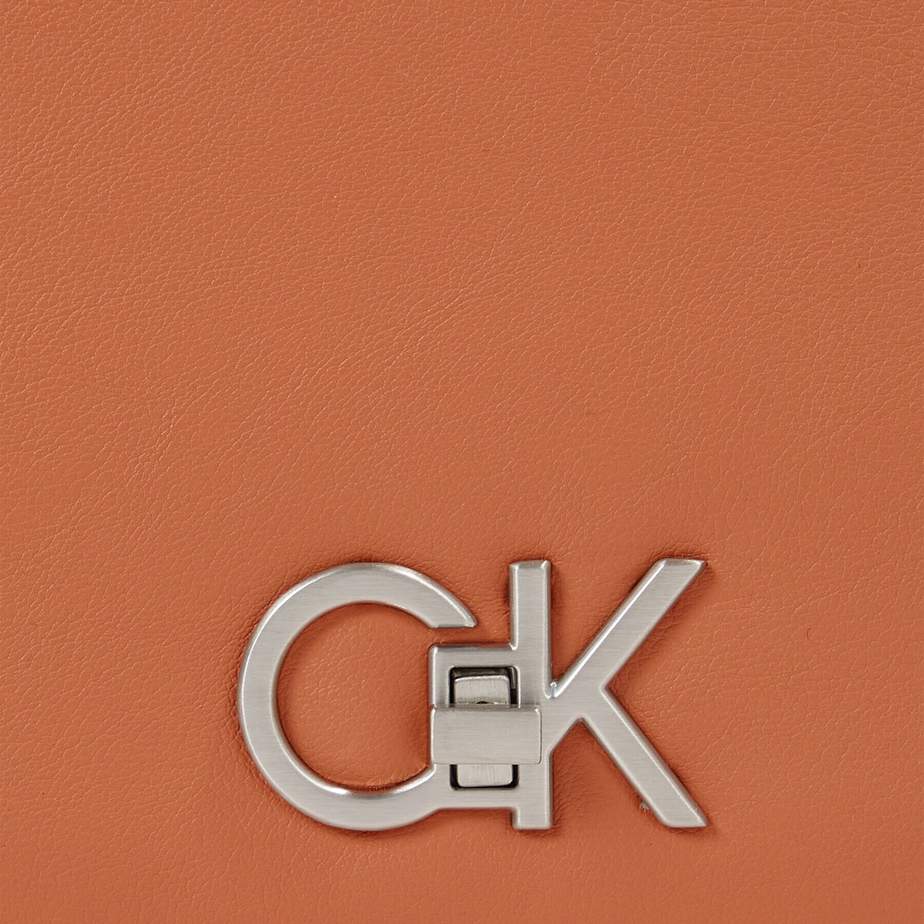 Calvin Klein Дамска чанта Re-Lock Shoulder Bag Md K60K611057 Кафяв - Pepit.bg