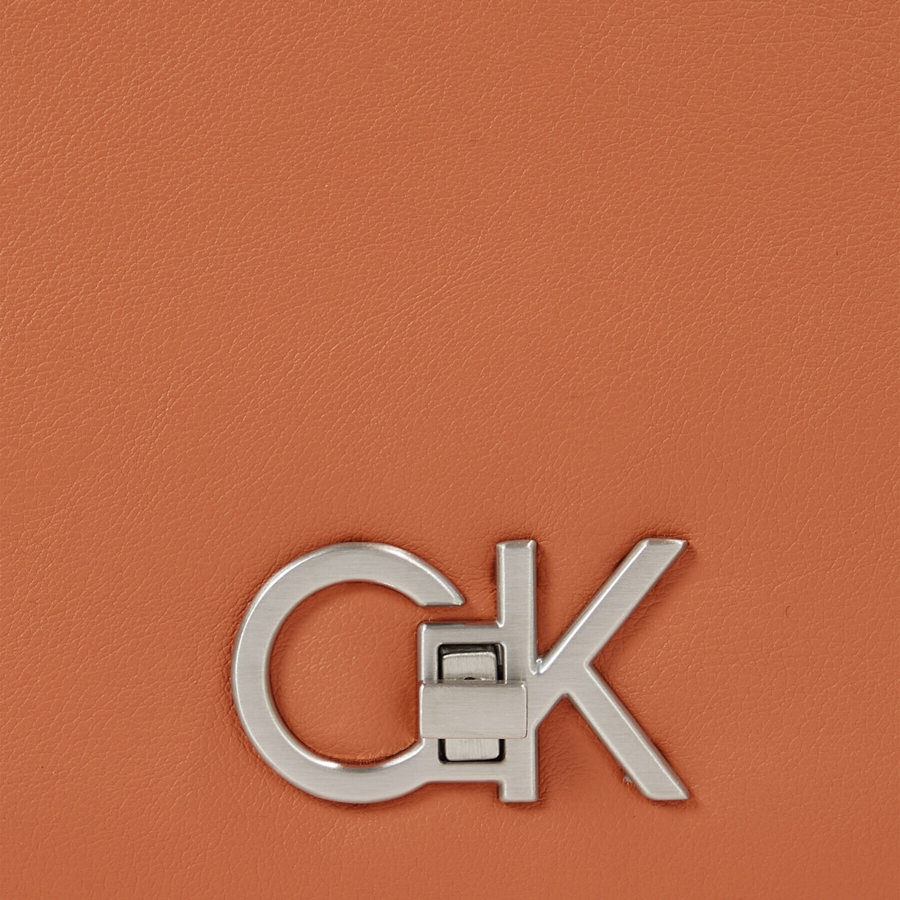 Calvin Klein Дамска чанта Re-Lock Shoulder Bag Md K60K611057 Кафяв - Pepit.bg