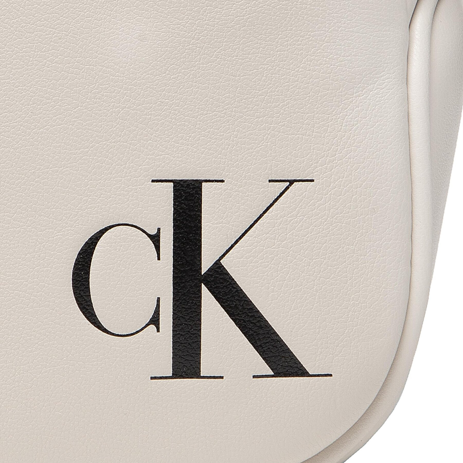 Calvin Klein Дамска чанта Sleek Camera Bag20 Solid K60K610089 Бял - Pepit.bg