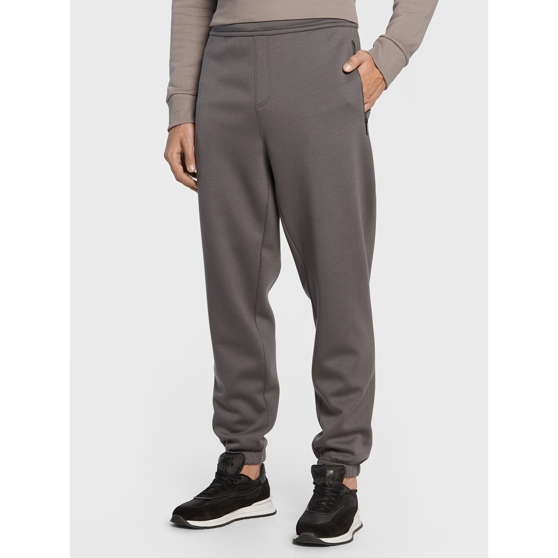 Calvin Klein Долнище анцуг Iconic K10K110196 Сив Relaxed Fit - Pepit.bg