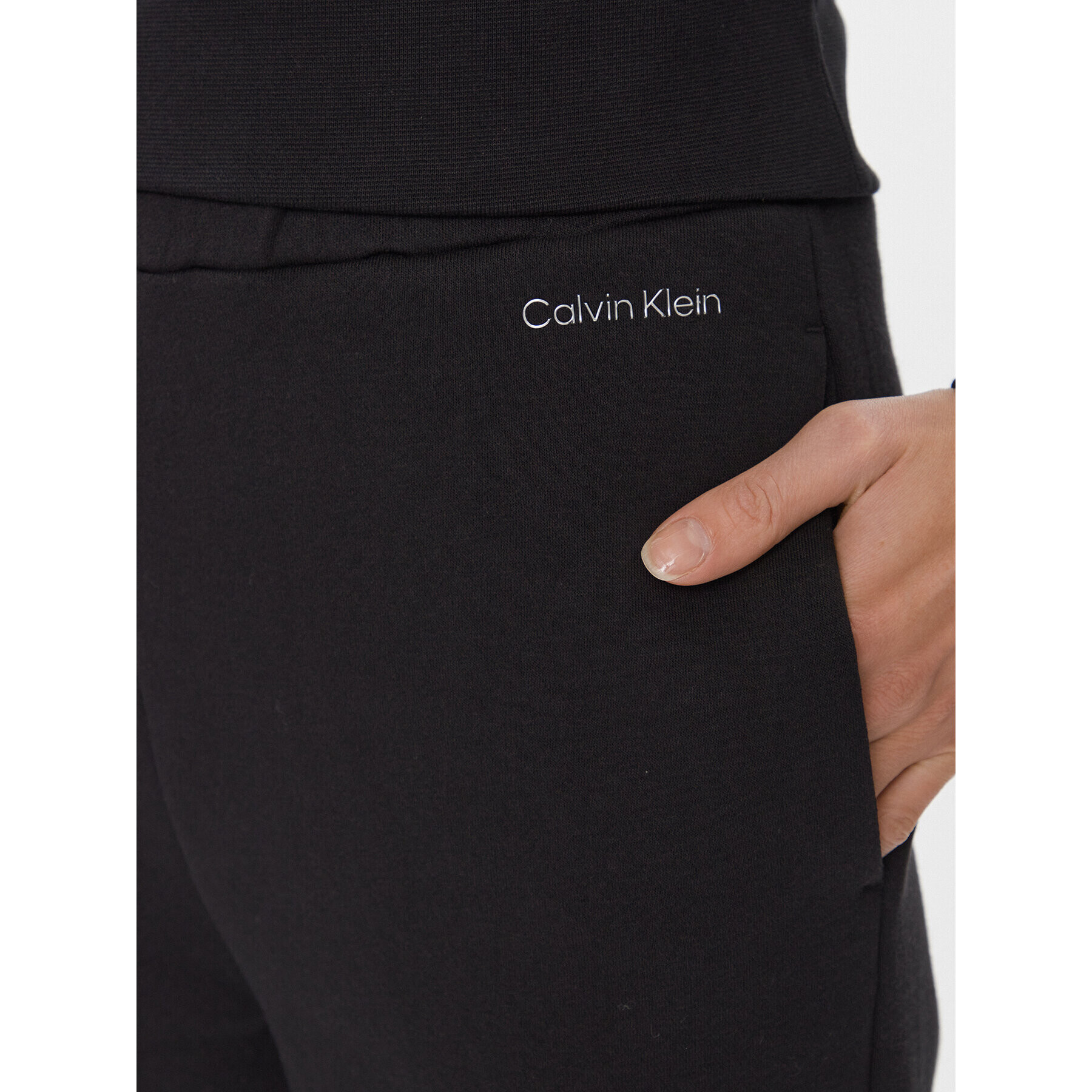 Calvin Klein Долнище анцуг Metallic Micro Logo Jogger K20K206965 Черен Regular Fit - Pepit.bg