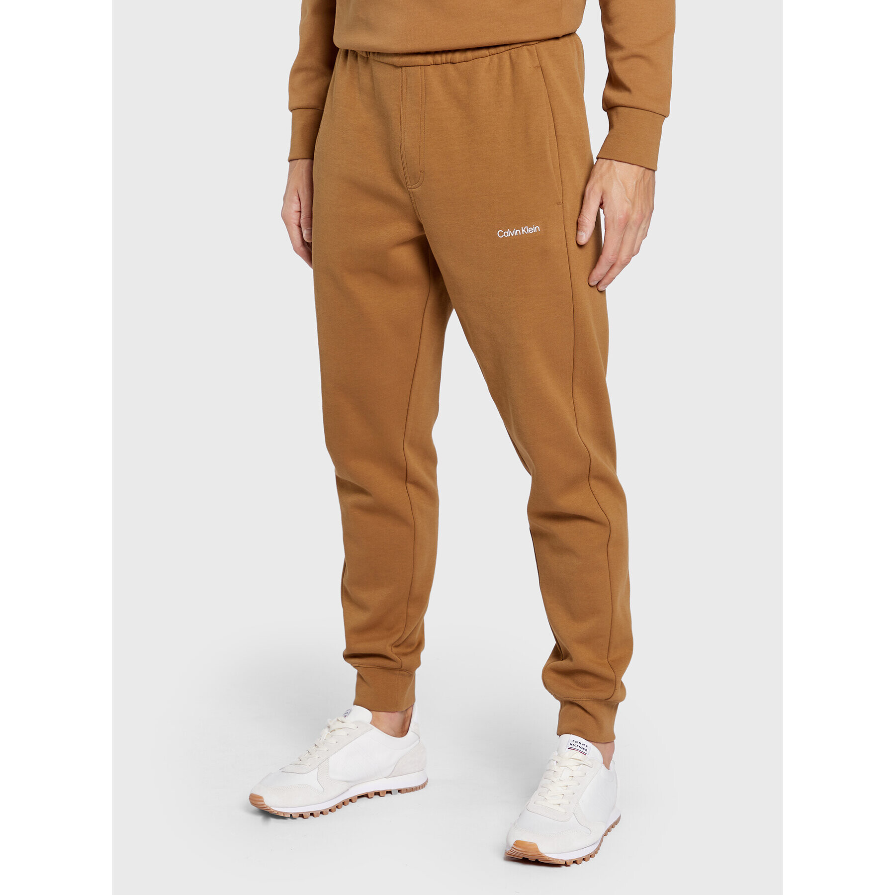 Calvin Klein Долнище анцуг Micro Logo K10K109940 Кафяв Regular Fit - Pepit.bg