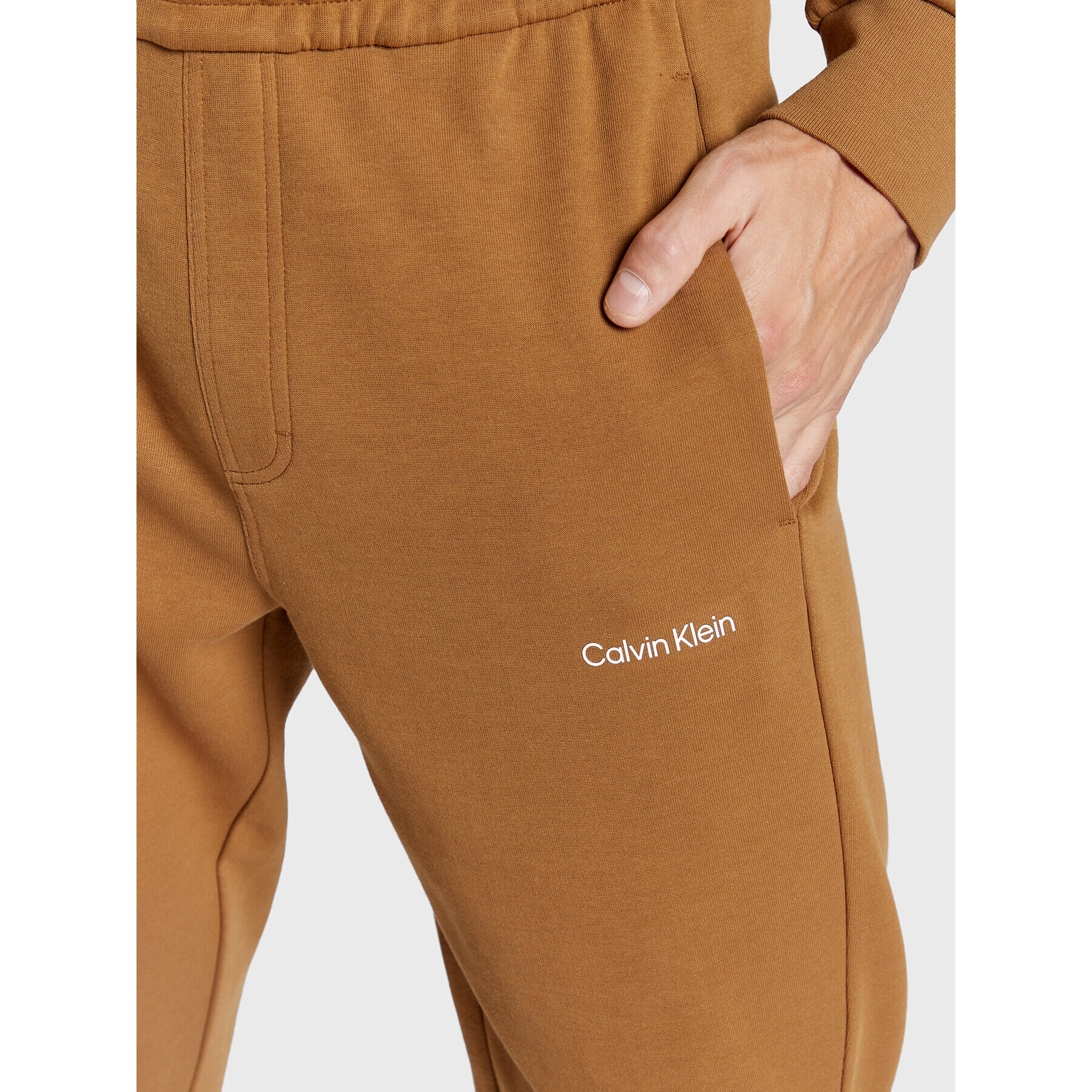 Calvin Klein Долнище анцуг Micro Logo K10K109940 Кафяв Regular Fit - Pepit.bg