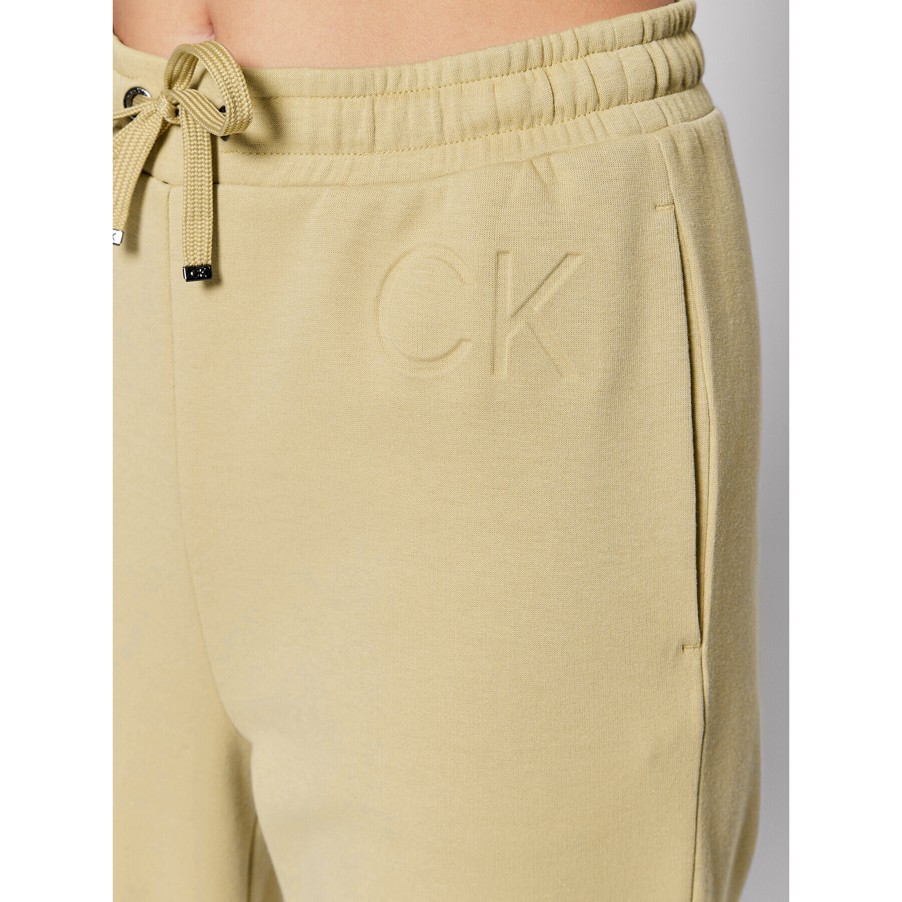 Calvin Klein Долнище анцуг Modern Hybrid K20K203492 Бежов Regular Fit - Pepit.bg