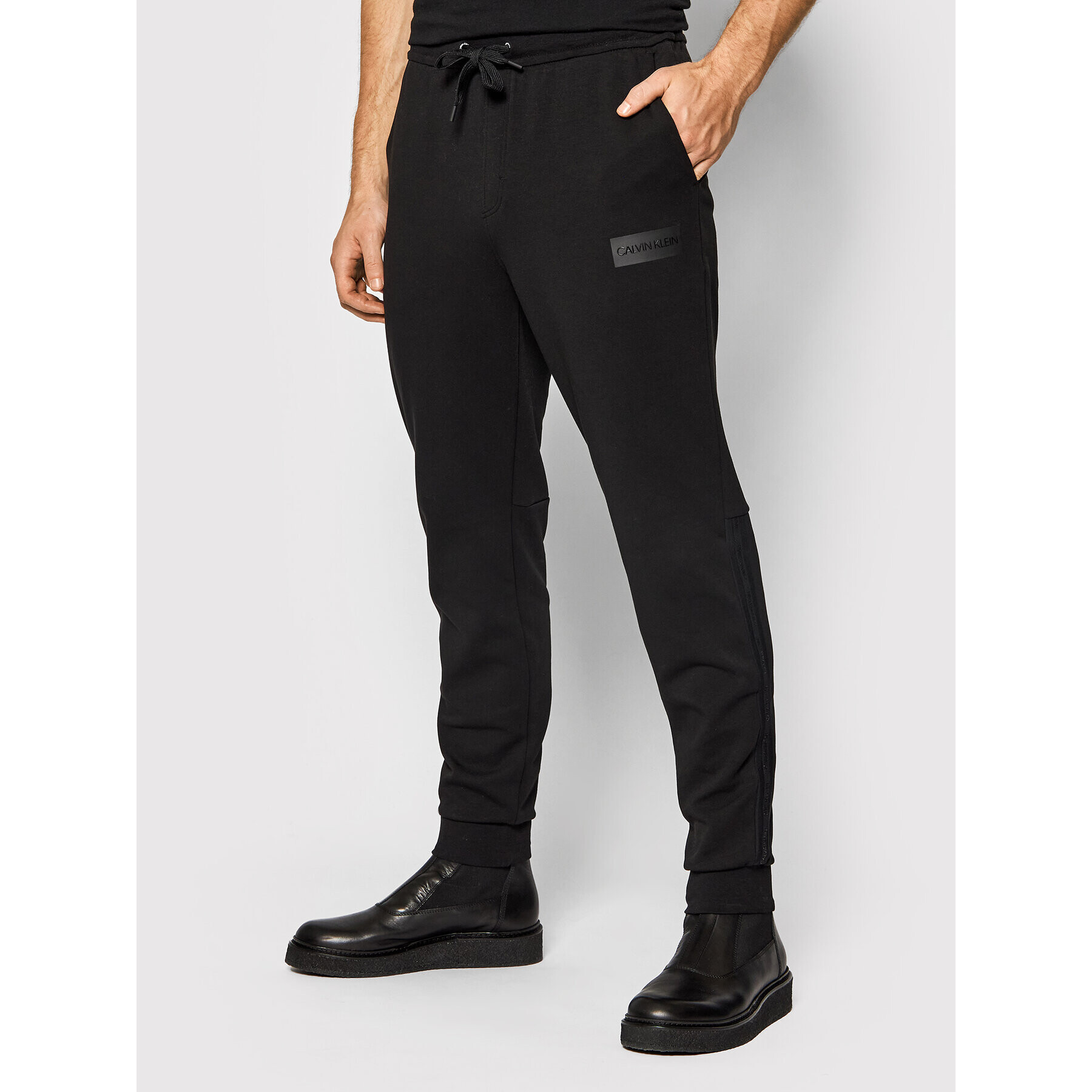 Calvin Klein Долнище анцуг R-Modern Tape K10K109045 Черен Regular Fit - Pepit.bg