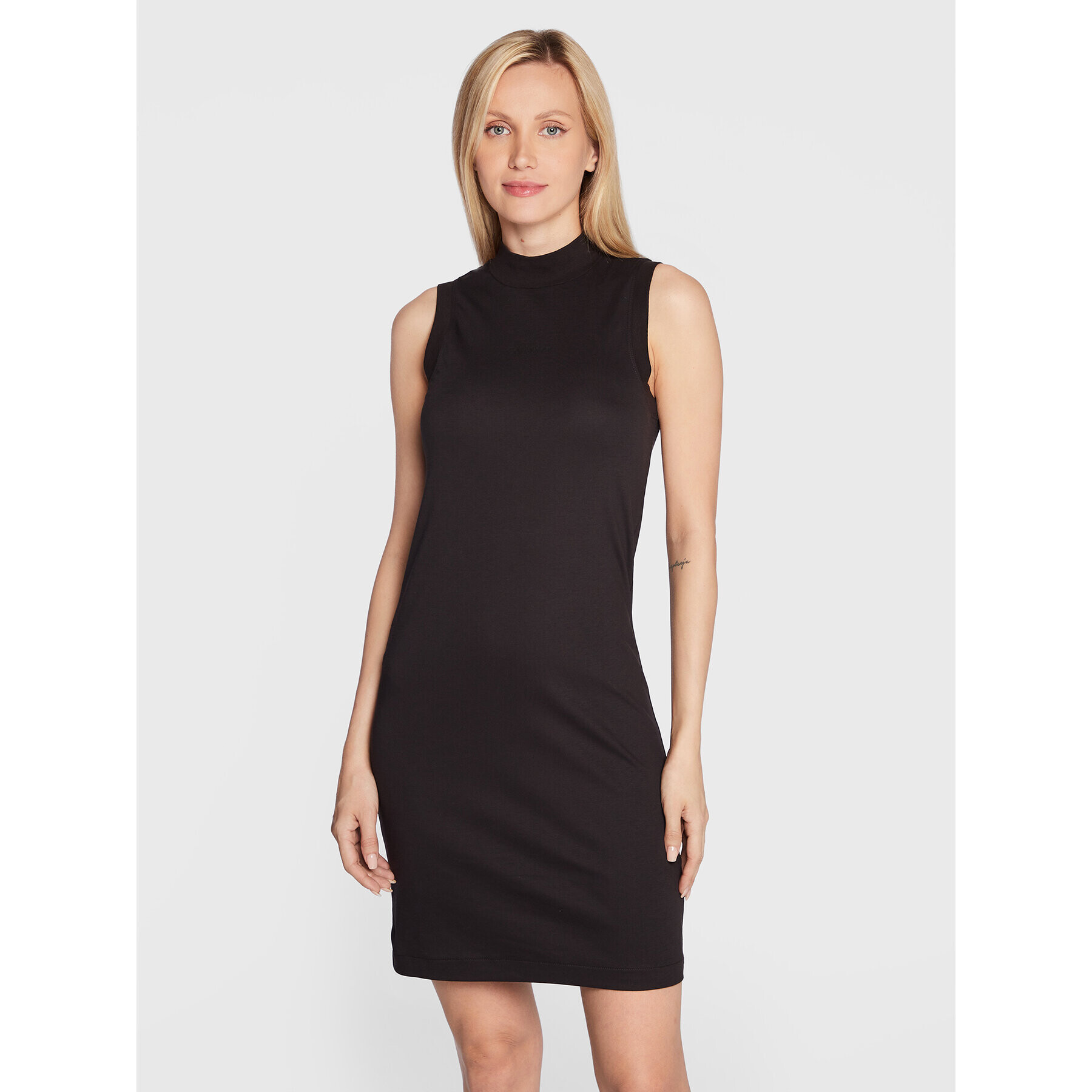Calvin Klein Ежедневна рокля Micro Logo Interlock K20K203843 Черен Regular Fit - Pepit.bg