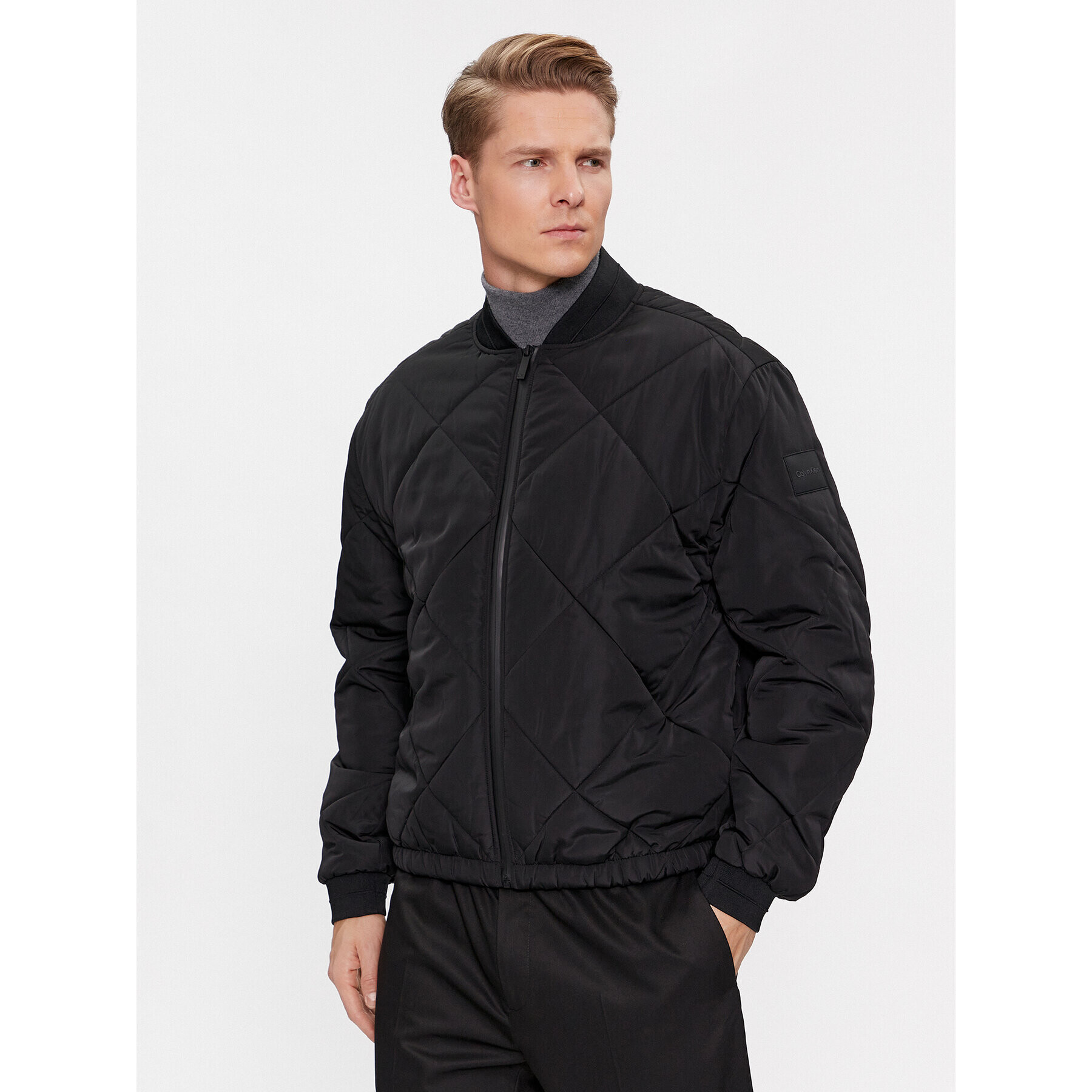 Calvin Klein Яке бомбър Signature K10K111880 Черен Regular Fit - Pepit.bg