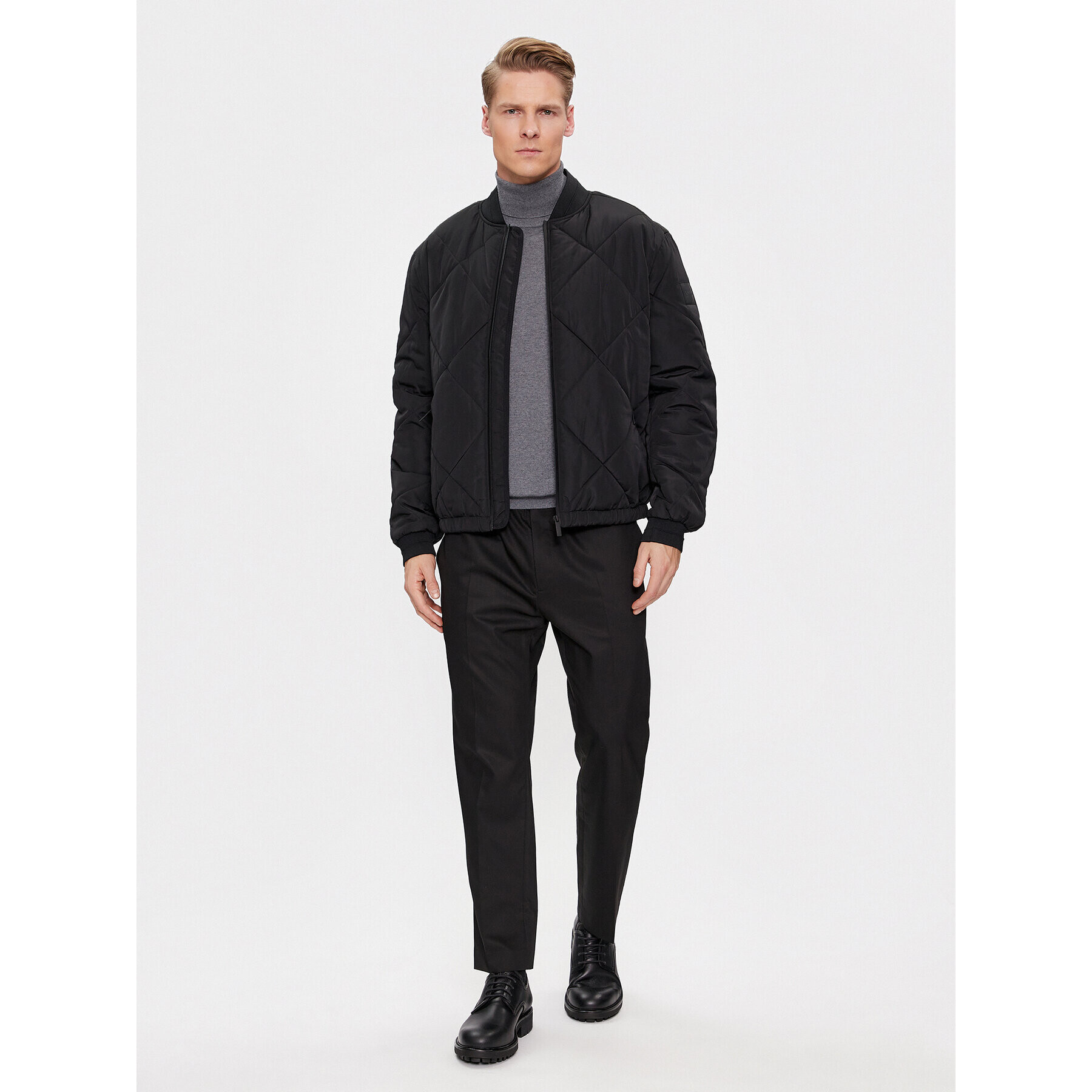 Calvin Klein Яке бомбър Signature K10K111880 Черен Regular Fit - Pepit.bg
