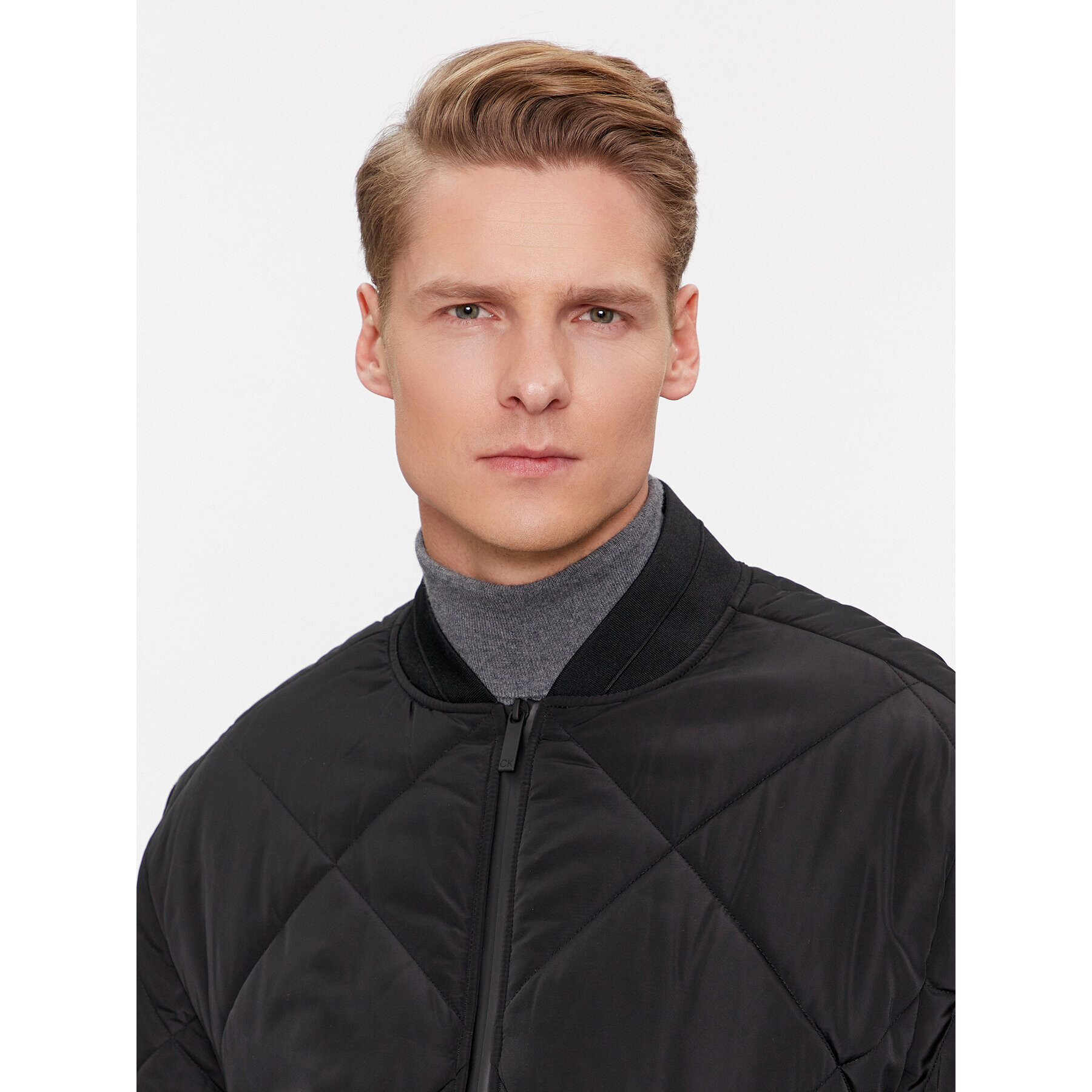 Calvin Klein Яке бомбър Signature K10K111880 Черен Regular Fit - Pepit.bg