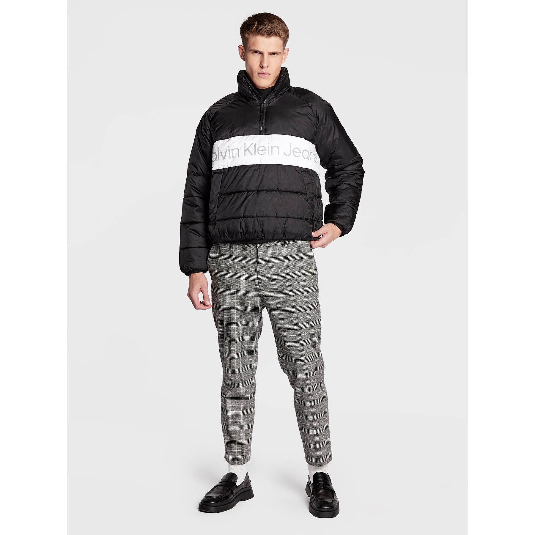 Calvin Klein Jeans Анорак J30J321966 Черен Regular Fit - Pepit.bg