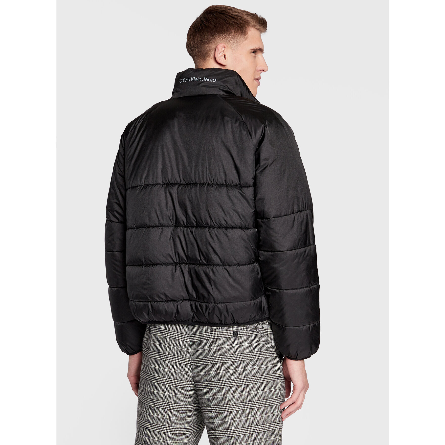 Calvin Klein Jeans Анорак J30J321966 Черен Regular Fit - Pepit.bg
