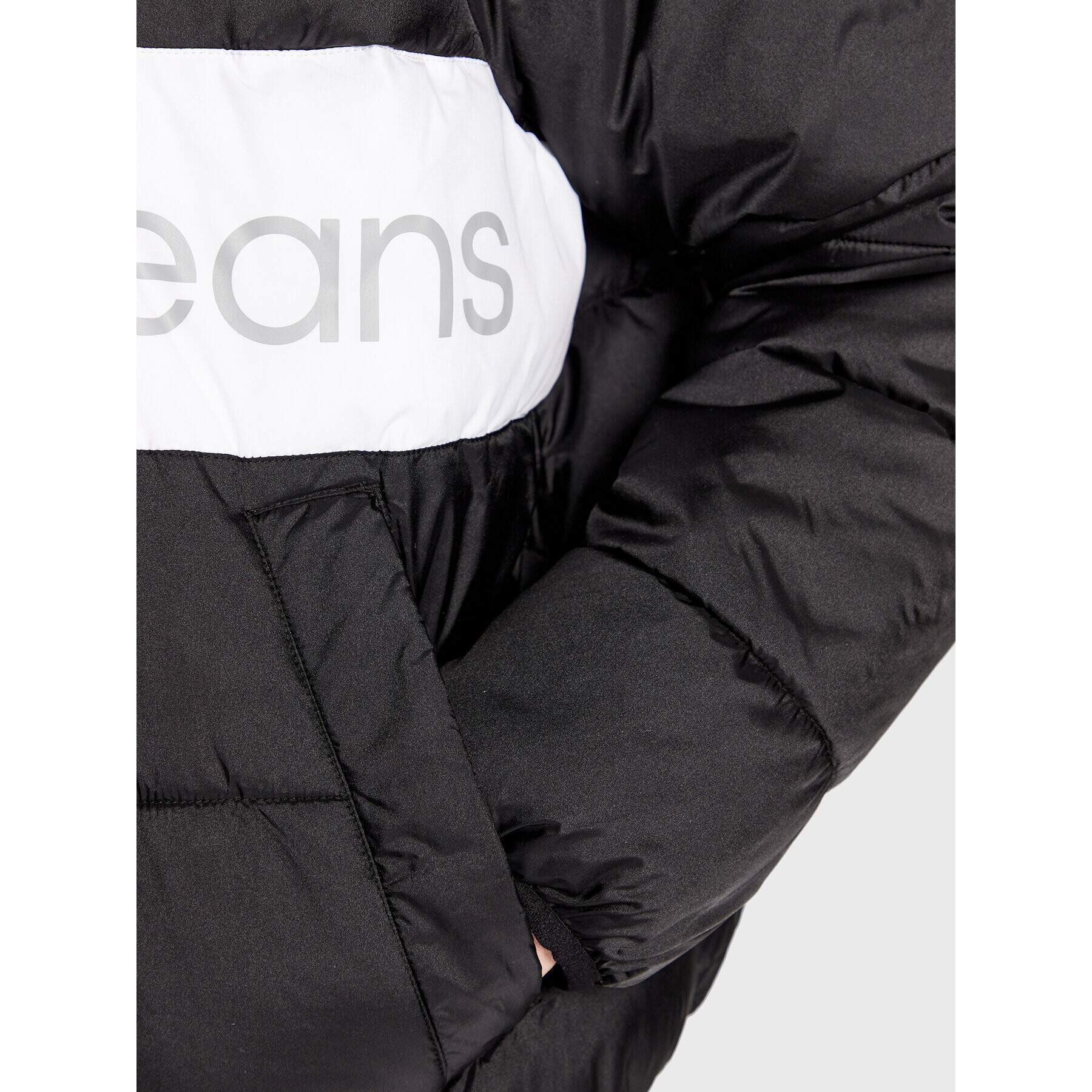 Calvin Klein Jeans Анорак J30J321966 Черен Regular Fit - Pepit.bg