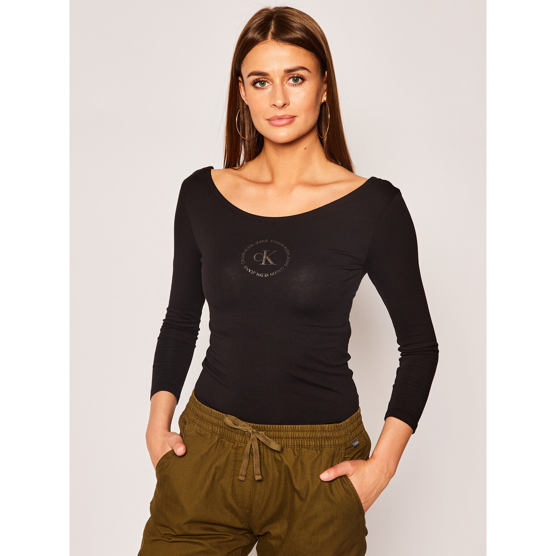 Calvin Klein Jeans Блуза Round Logo Ballet J20J213547 Черен Regular Fit - Pepit.bg