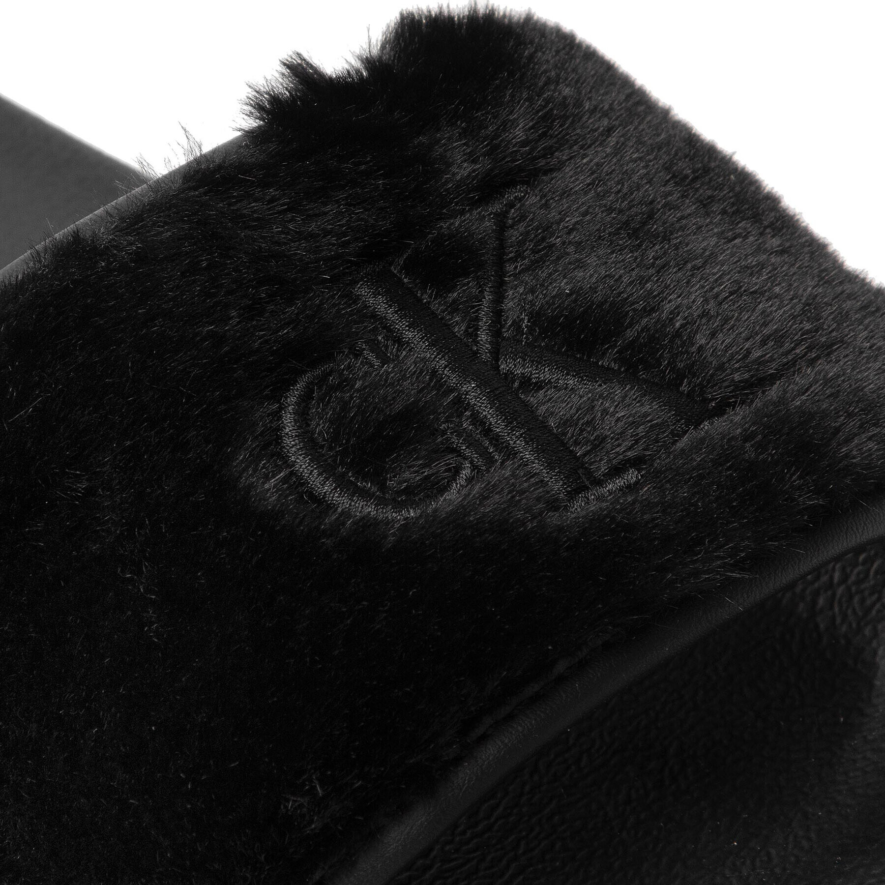 Calvin Klein Jeans Чехли Slide Fur YW0YW00719 Черен - Pepit.bg