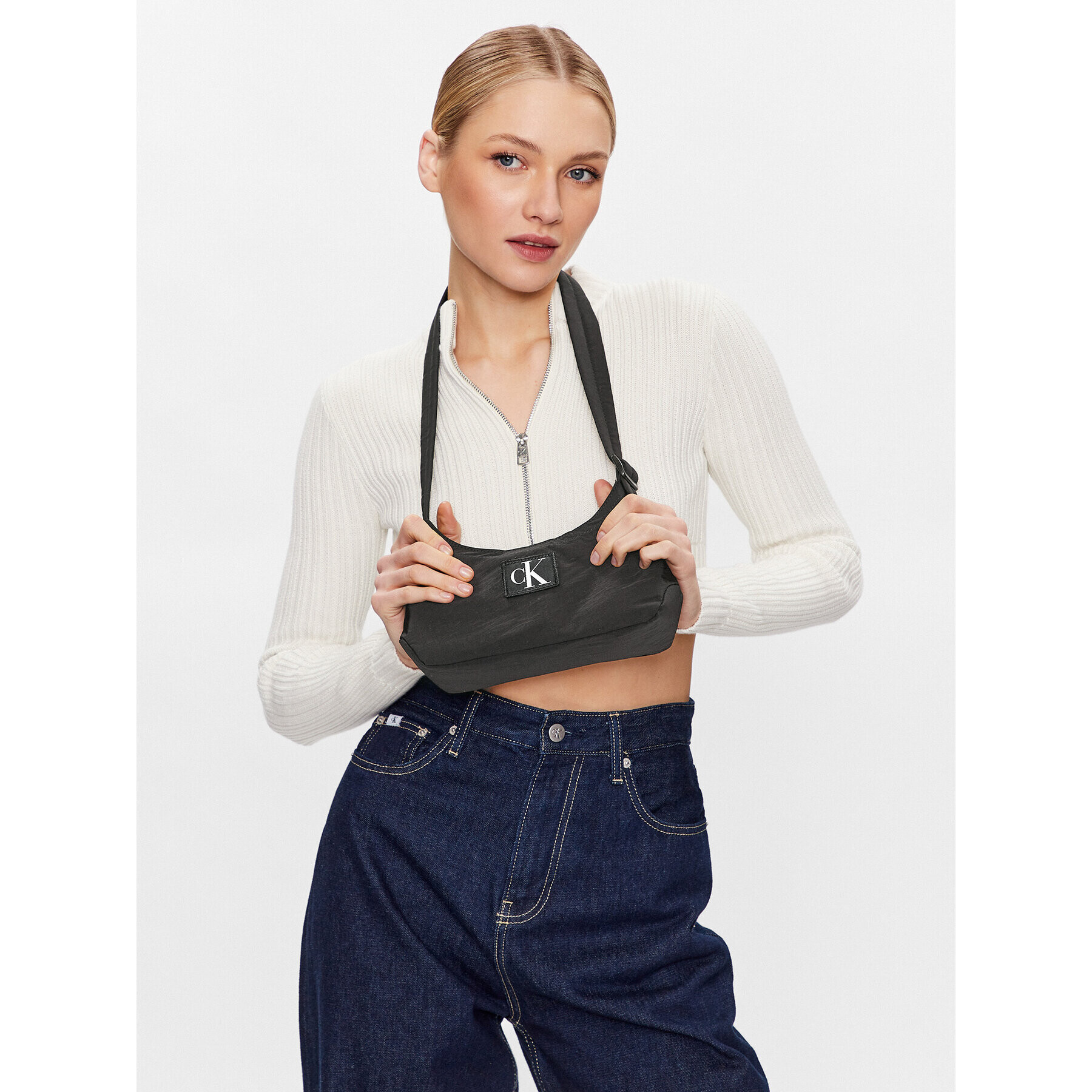 Calvin Klein Jeans Дамска чанта City Nylon Round Shoulder23 K60K610333 Черен - Pepit.bg