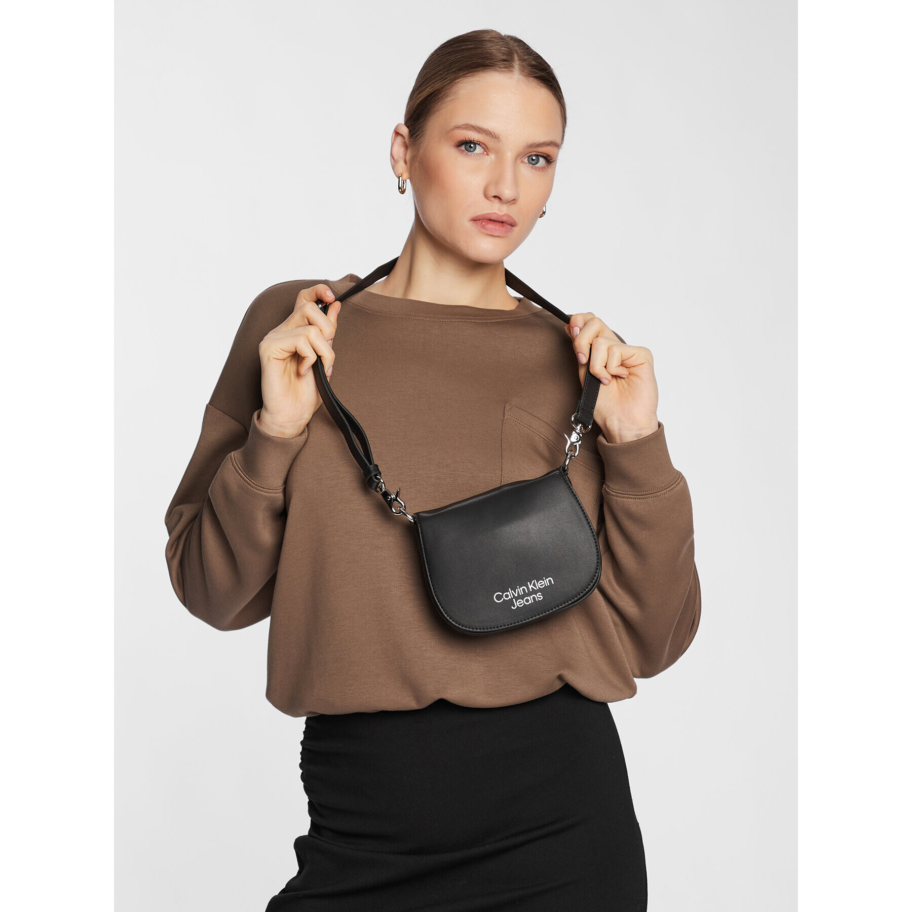 Calvin Klein Jeans Дамска чанта Ck Saddle Bag IU0IU00387 Черен - Pepit.bg