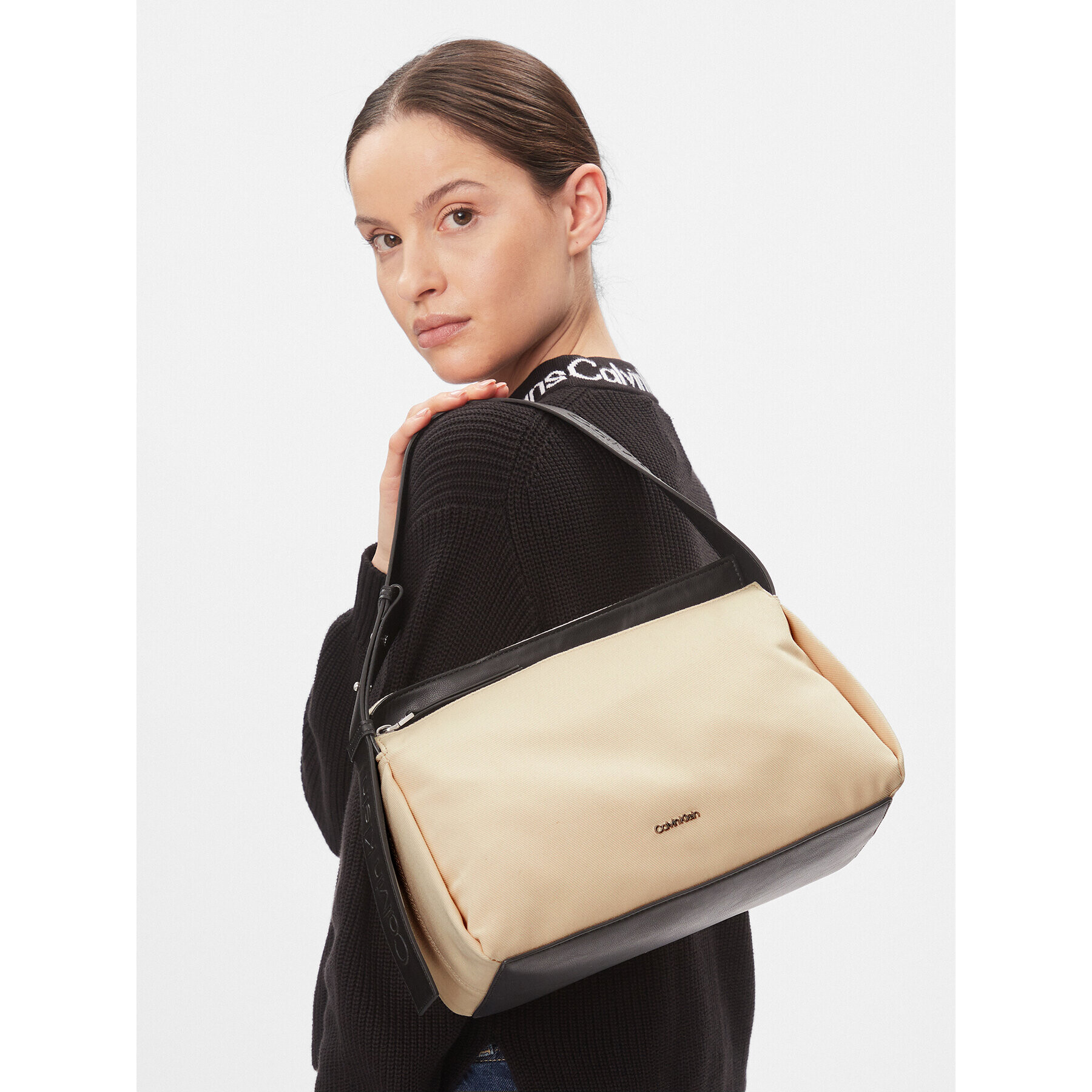 Calvin Klein Jeans Дамска чанта Gracie Shoulder Bag_Canvas K60K611455 Бял - Pepit.bg