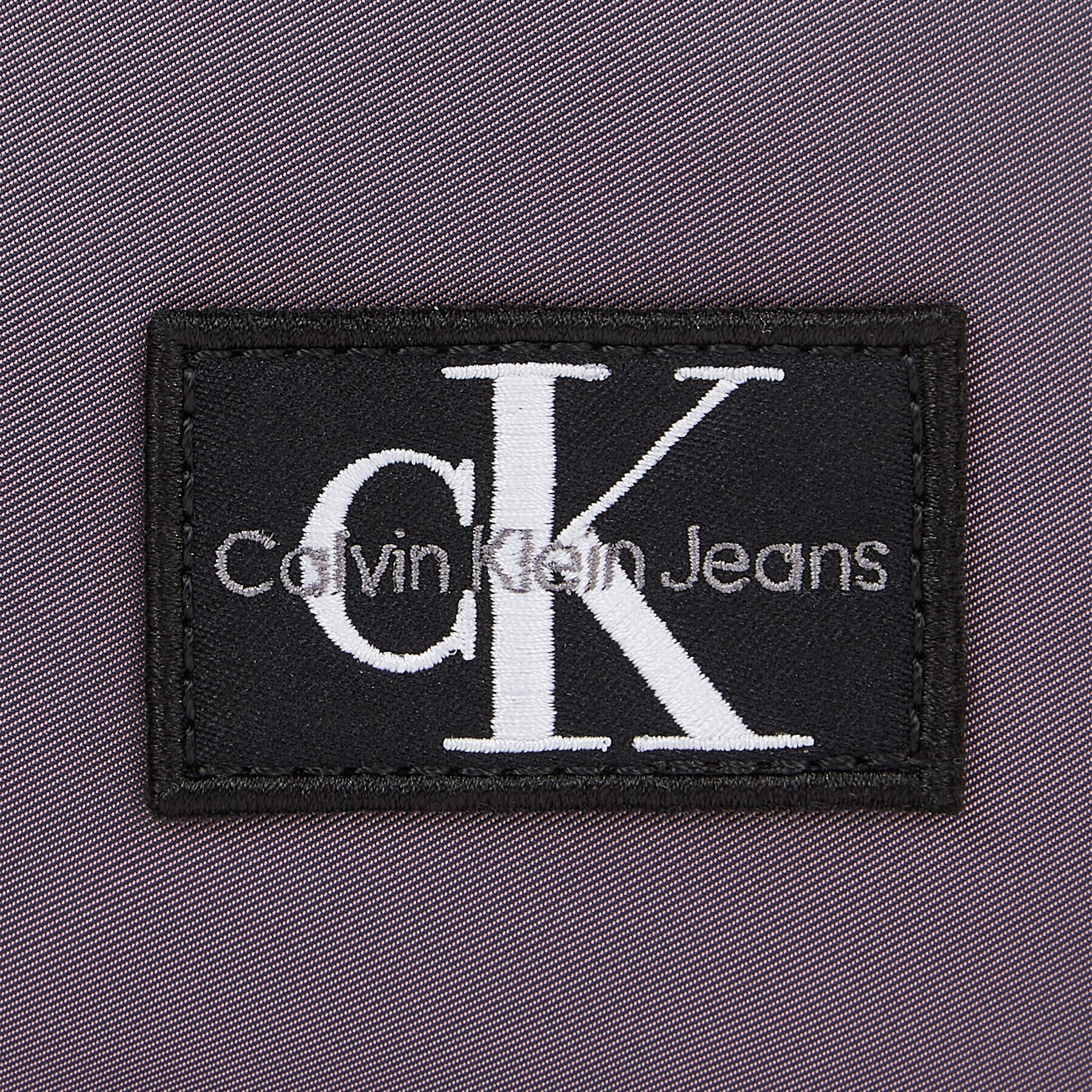 Calvin Klein Jeans Дамска чанта IU0IU00499 Виолетов - Pepit.bg