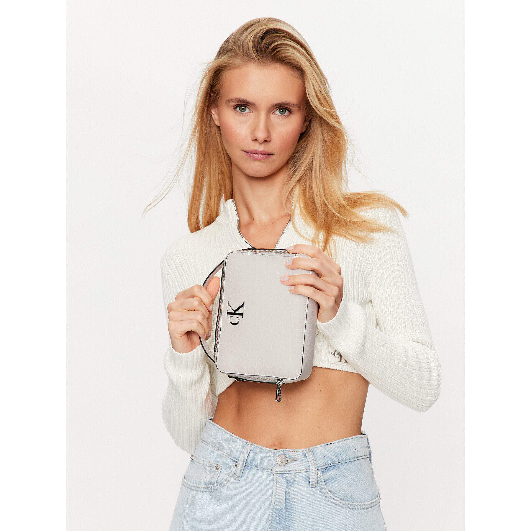 Calvin Klein Jeans Дамска чанта Minimal Monogram Camera 18 K60K610683 Бял - Pepit.bg