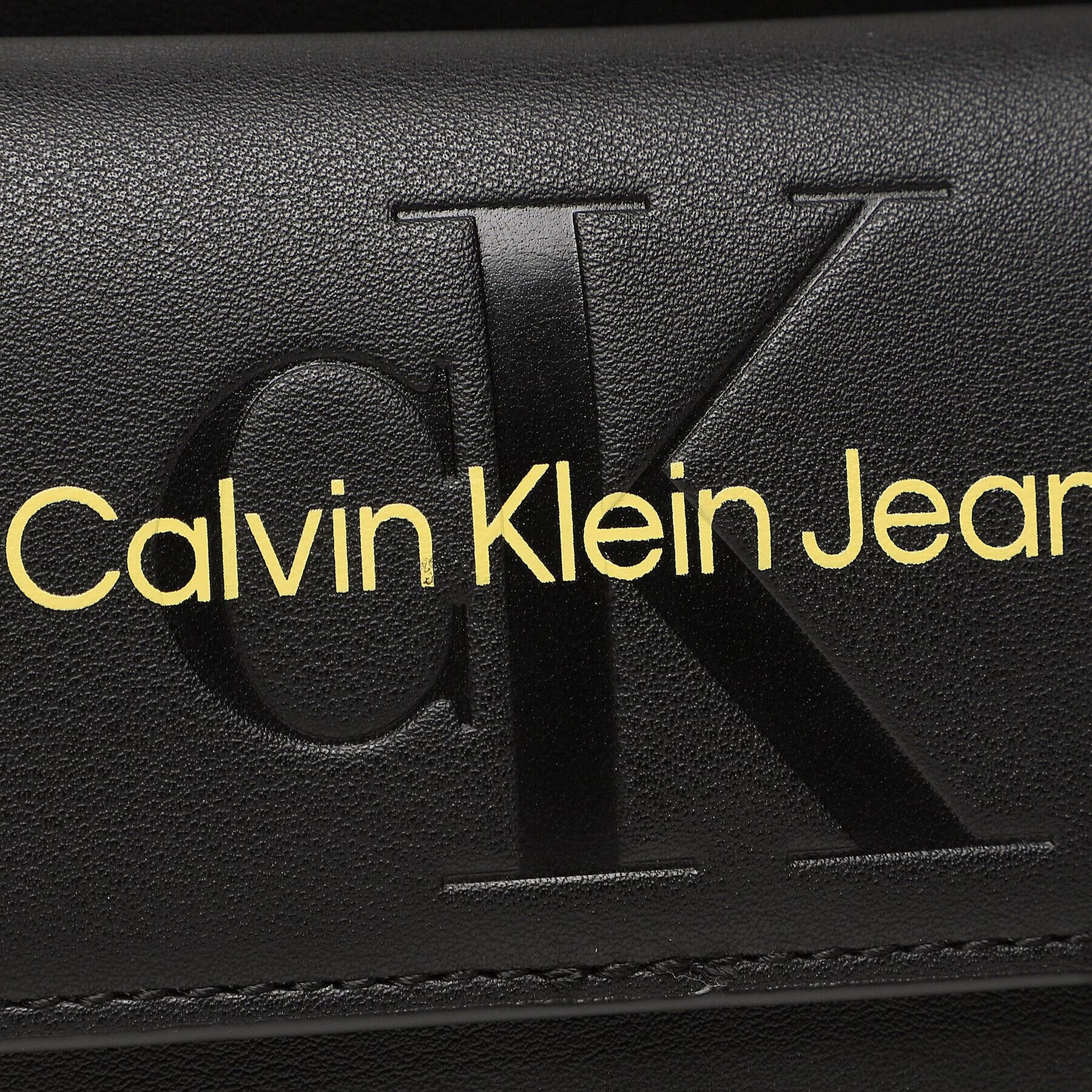 Calvin Klein Jeans Дамска чанта Sculpted Ew Flap Xbody Mono K60K610579 Черен - Pepit.bg