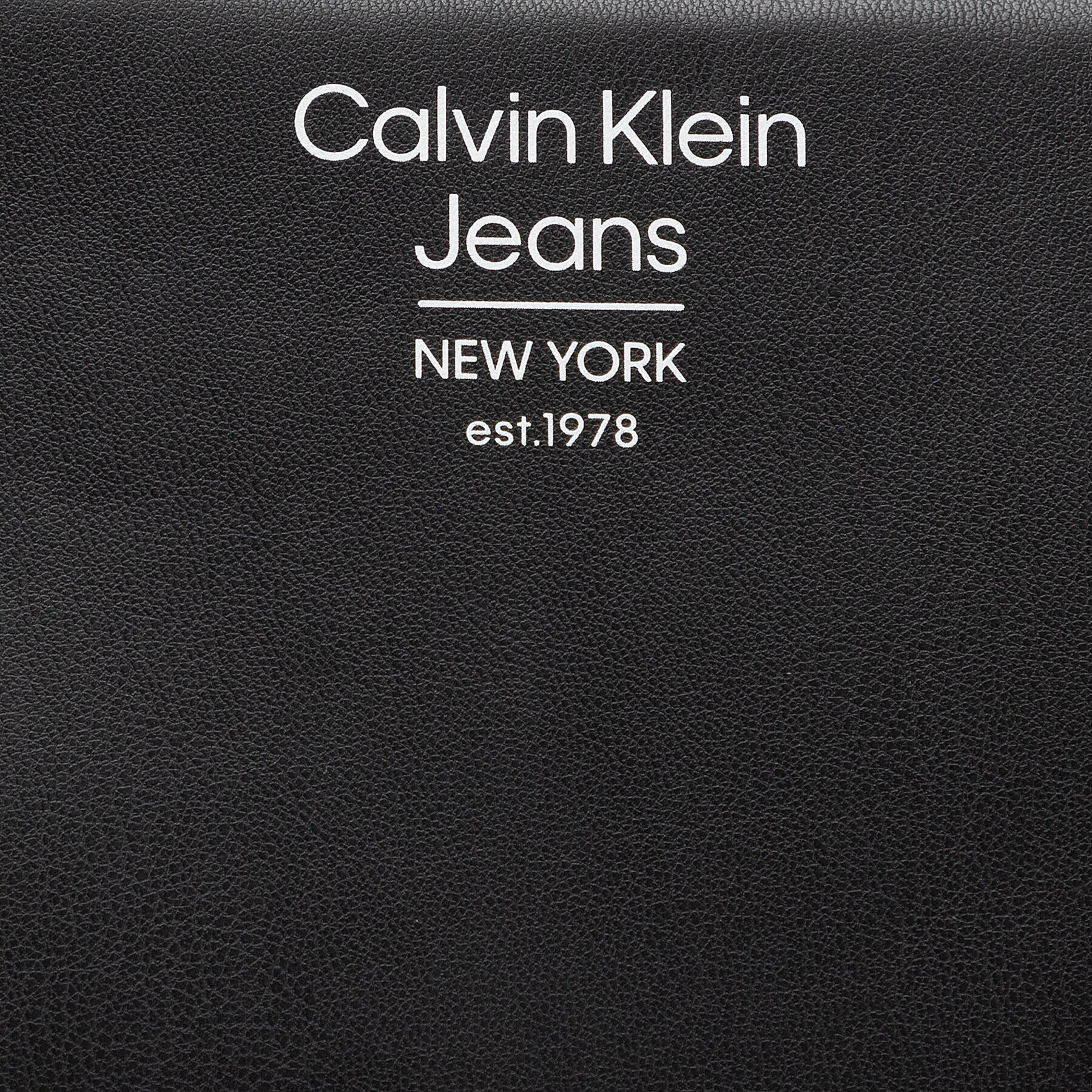 Calvin Klein Jeans Дамска чанта Sculpted Pouch W/Strap23 Spec K60K610076 Черен - Pepit.bg