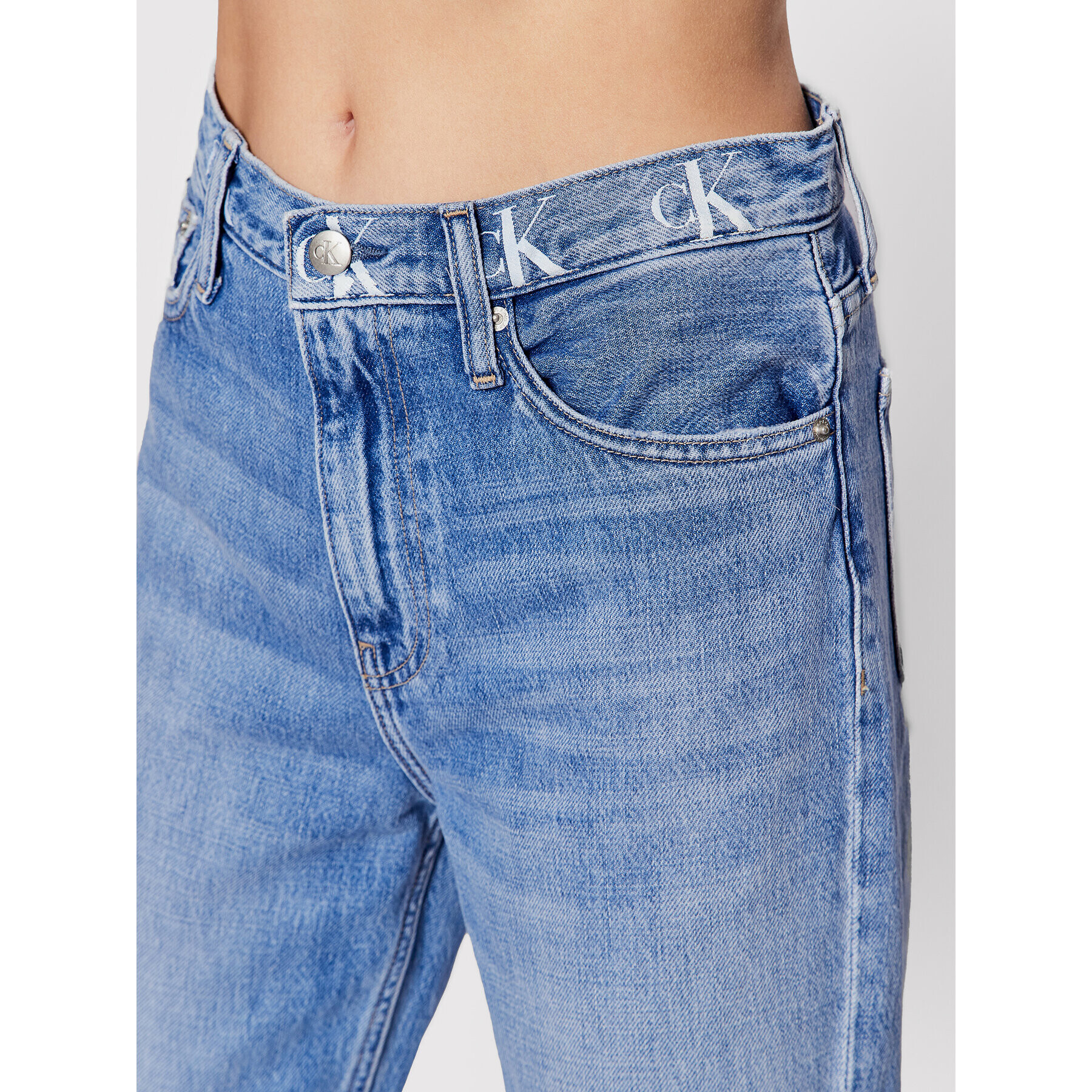 Calvin Klein Jeans Дънки J20J217827 Син Mom Fit - Pepit.bg