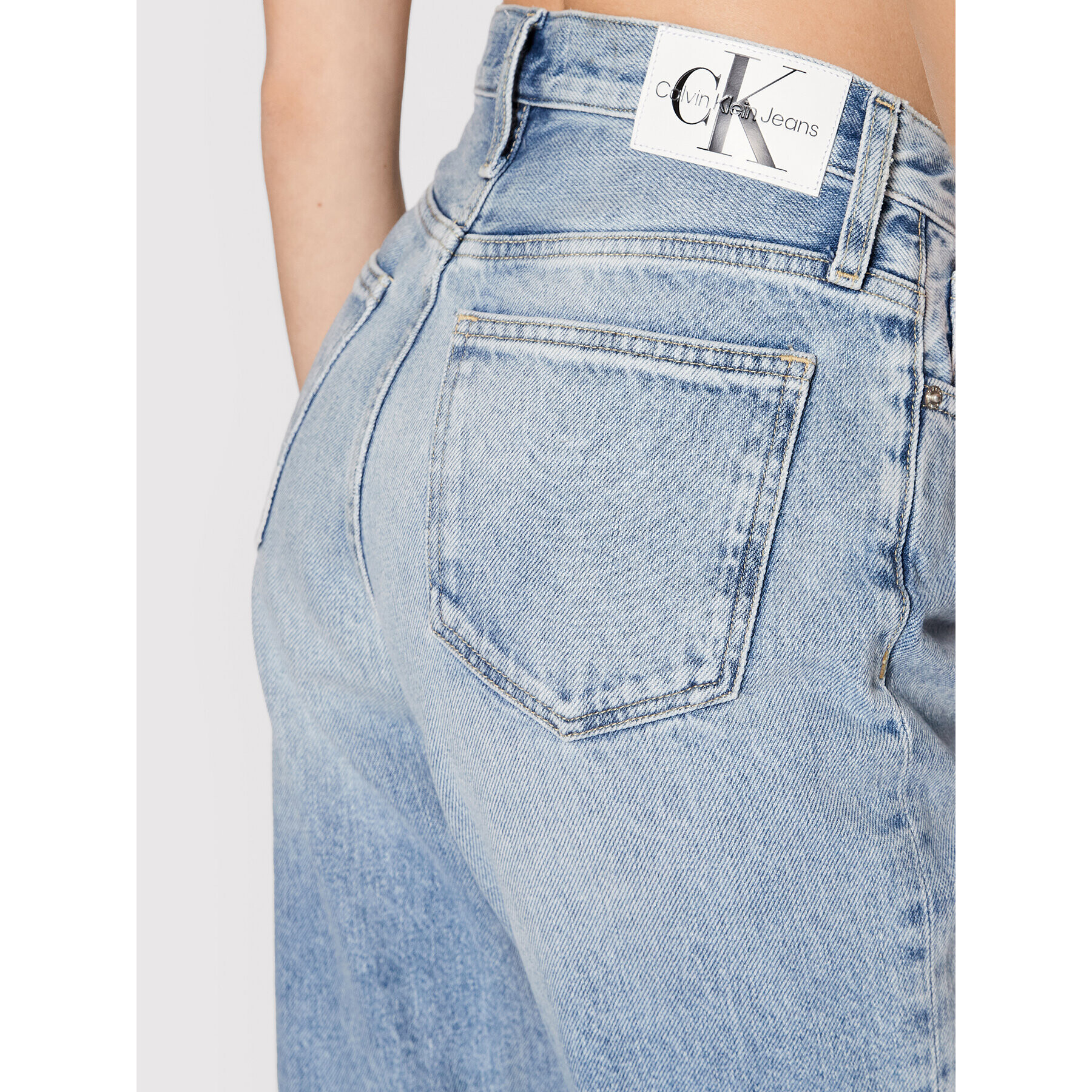 Calvin Klein Jeans Дънки J20J218507 Син Mom Fit - Pepit.bg