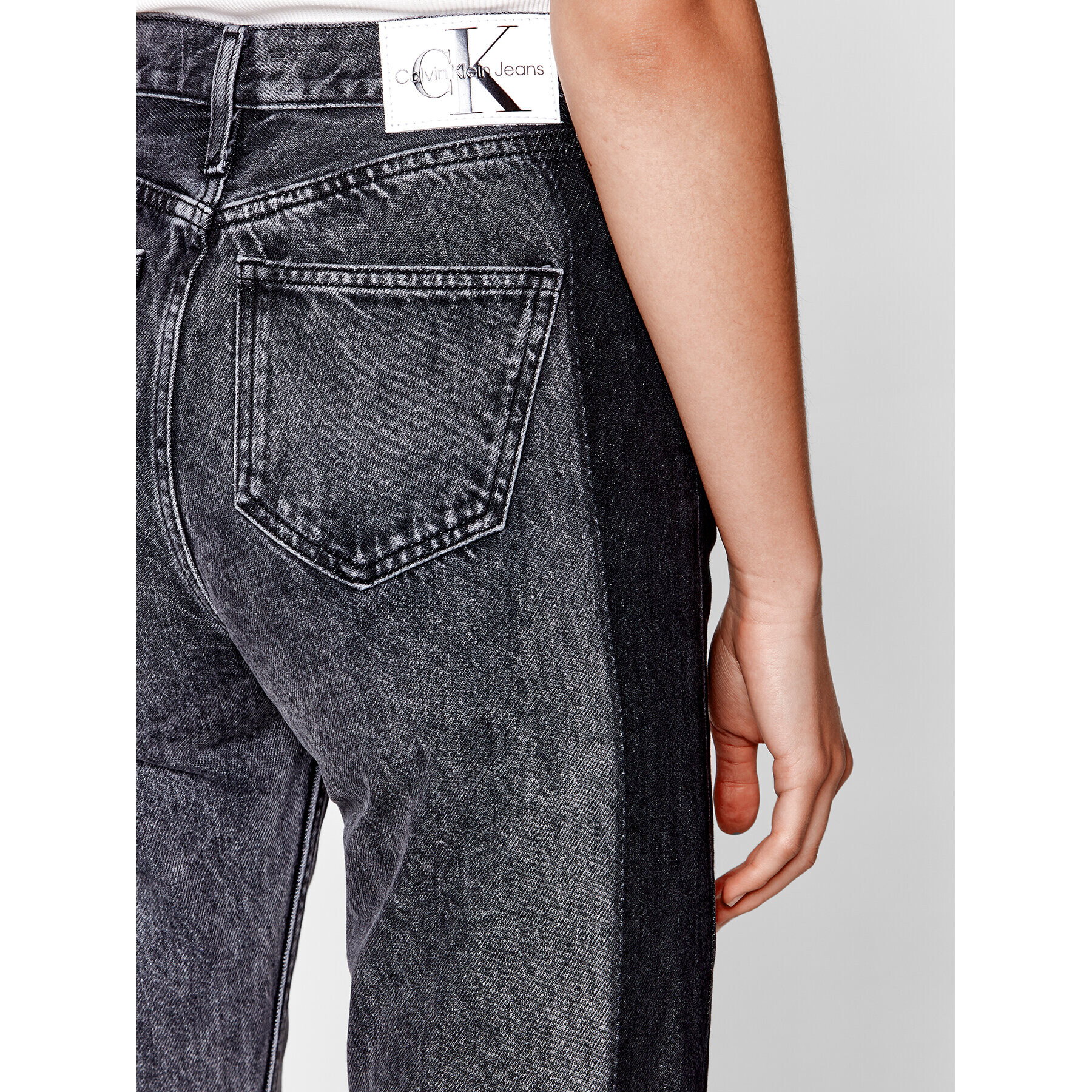 Calvin Klein Jeans Дънки J20J219326 Сив Straight Leg - Pepit.bg