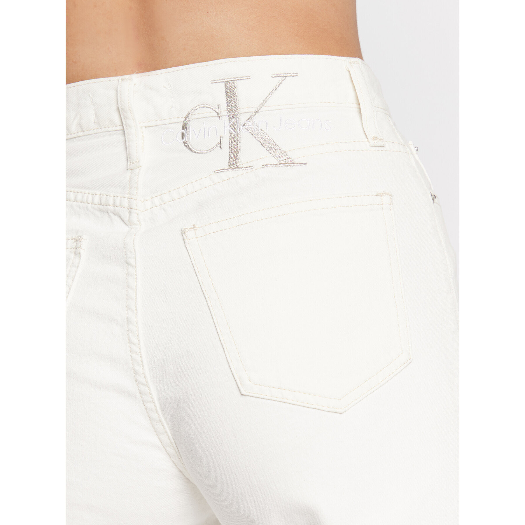 Calvin Klein Jeans Дънки J20J219525 Бял Mom Fit - Pepit.bg