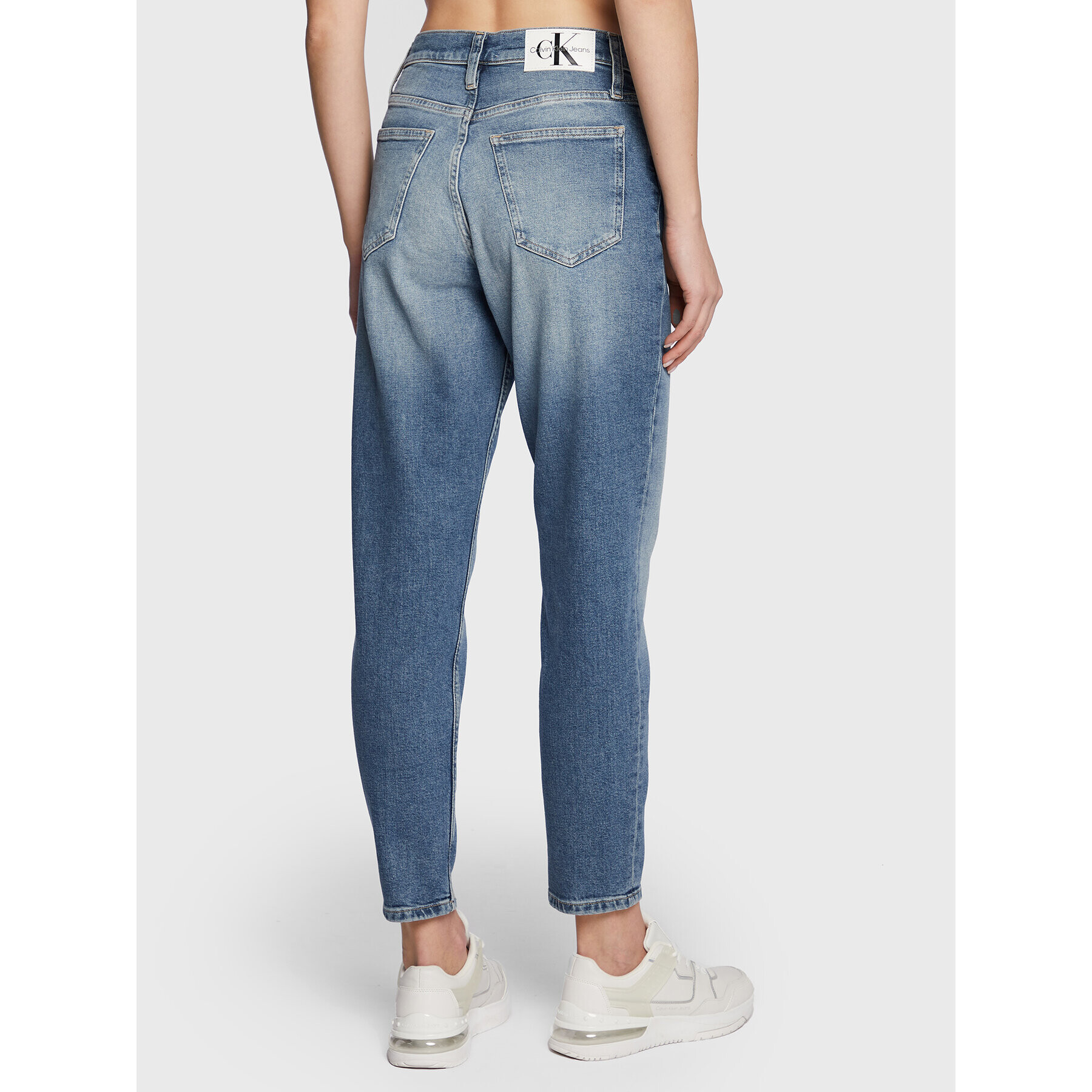 Calvin Klein Jeans Дънки J20J219539 Син Mom Fit - Pepit.bg