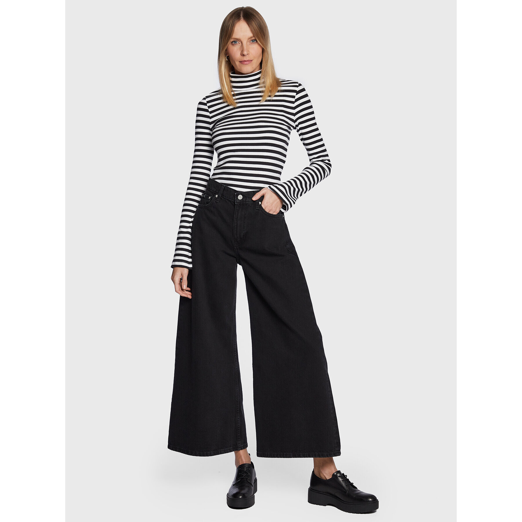 Calvin Klein Jeans Дънки J20J220190 Черен Loose Fit - Pepit.bg