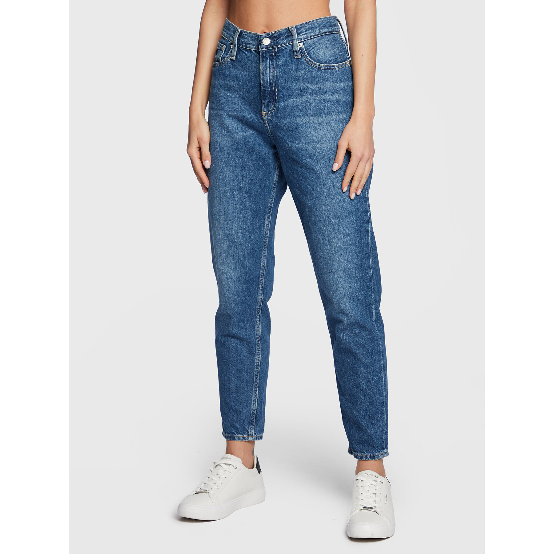 Calvin Klein Jeans Дънки J20J220194 Син Mom Fit - Pepit.bg