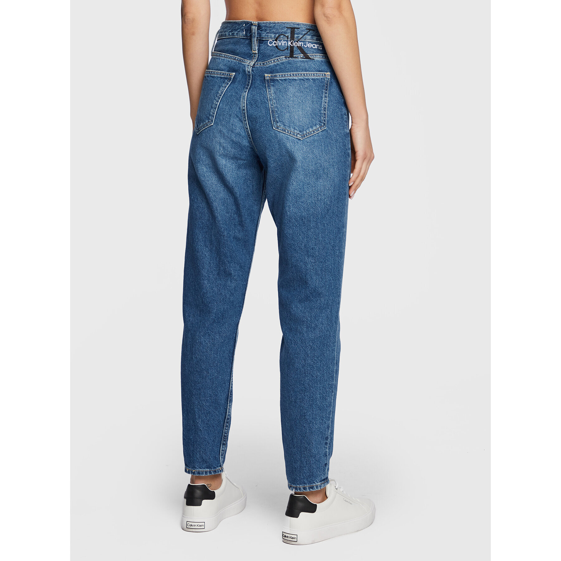 Calvin Klein Jeans Дънки J20J220194 Син Mom Fit - Pepit.bg