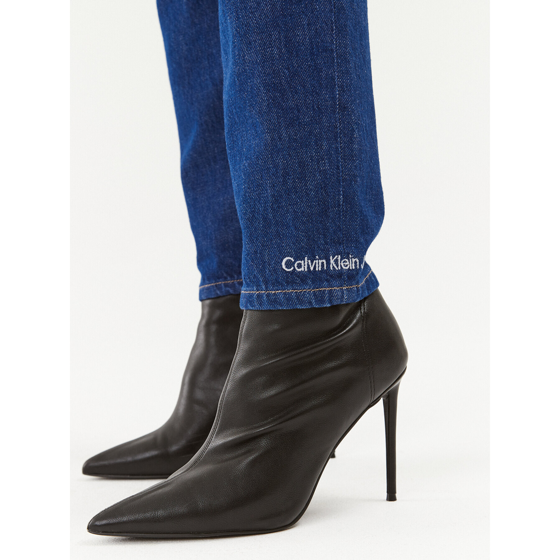Calvin Klein Jeans Дънки J20J220197 Тъмносин Mom Fit - Pepit.bg