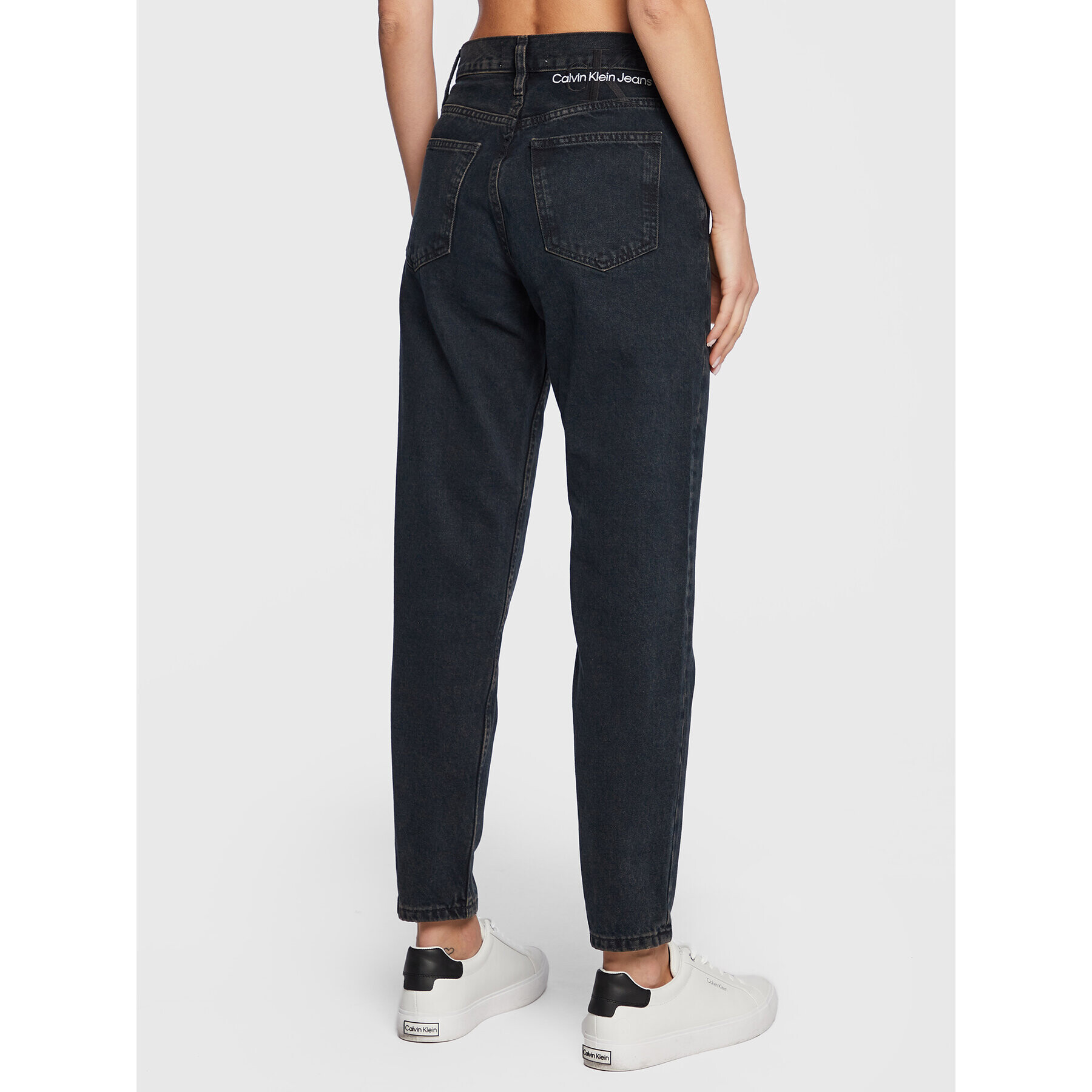 Calvin Klein Jeans Дънки J20J220203 Черен Mom Fit - Pepit.bg