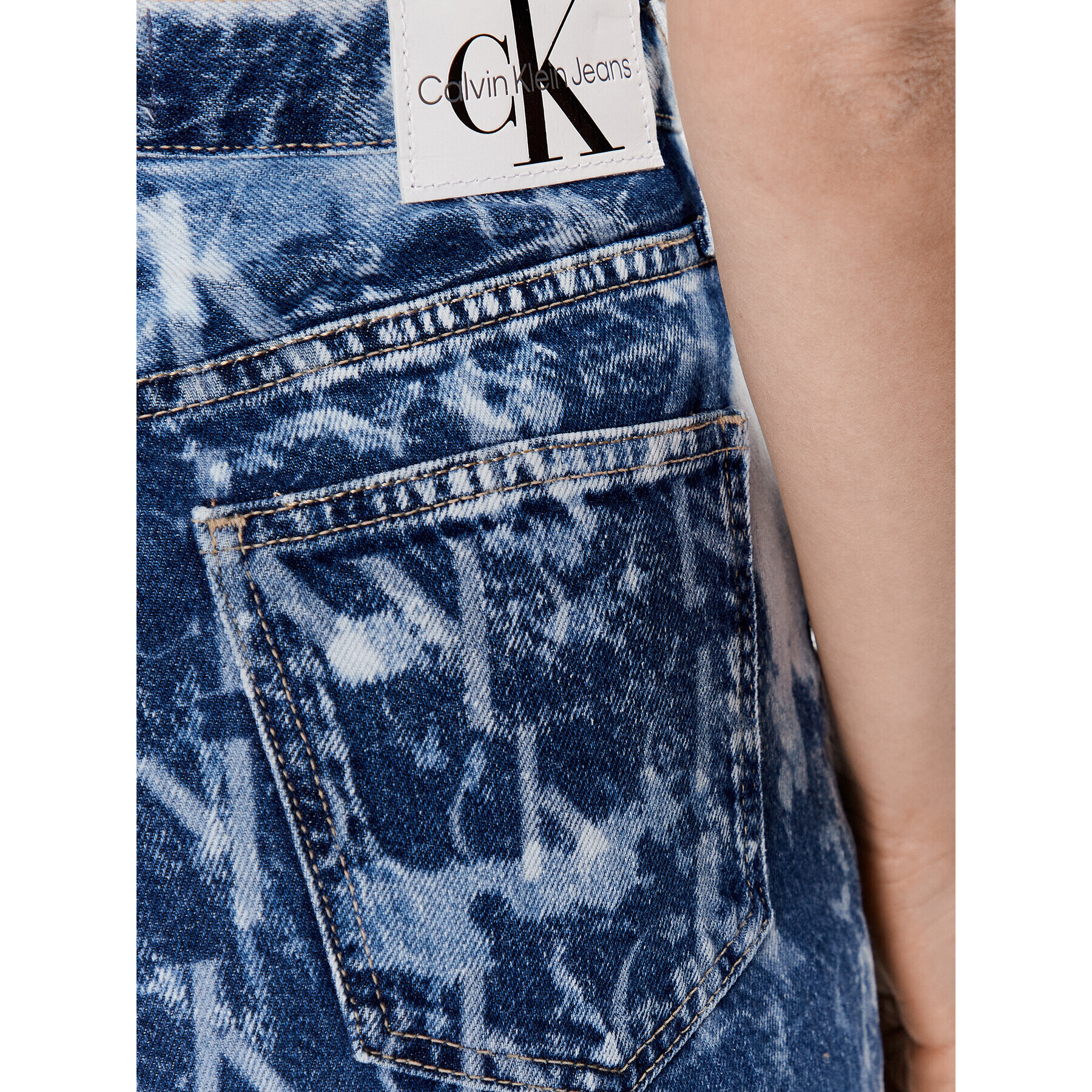 Calvin Klein Jeans Дънки J20J220606 Син Mom Fit - Pepit.bg