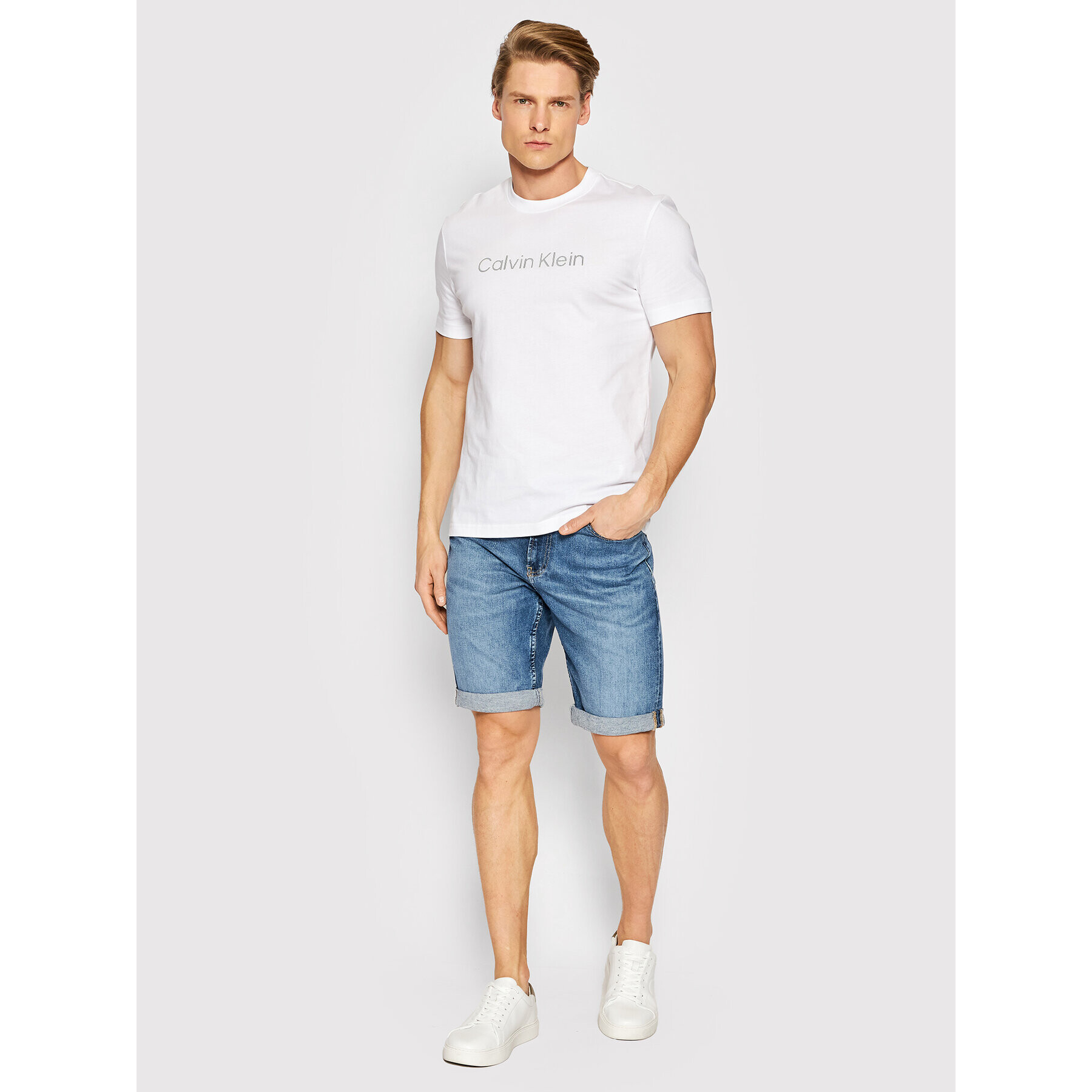 Calvin Klein Jeans Дънкови шорти J30J320520 Син Slim Fit - Pepit.bg