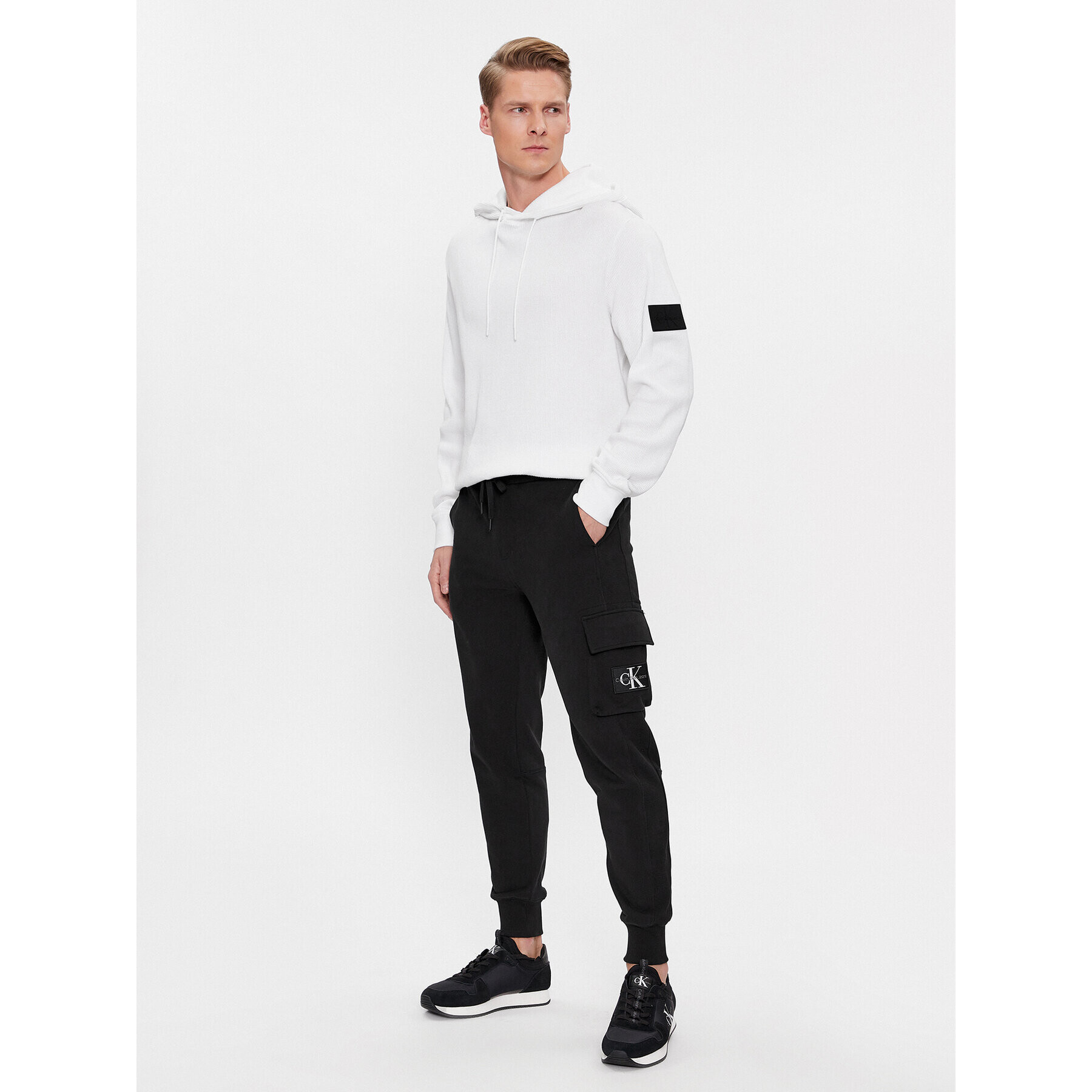 Calvin Klein Jeans Долнище анцуг Badge J30J324683 Черен Regular Fit - Pepit.bg