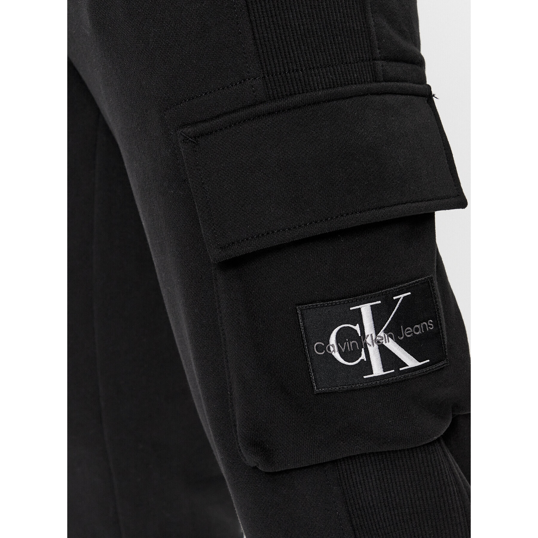 Calvin Klein Jeans Долнище анцуг Badge J30J324683 Черен Regular Fit - Pepit.bg