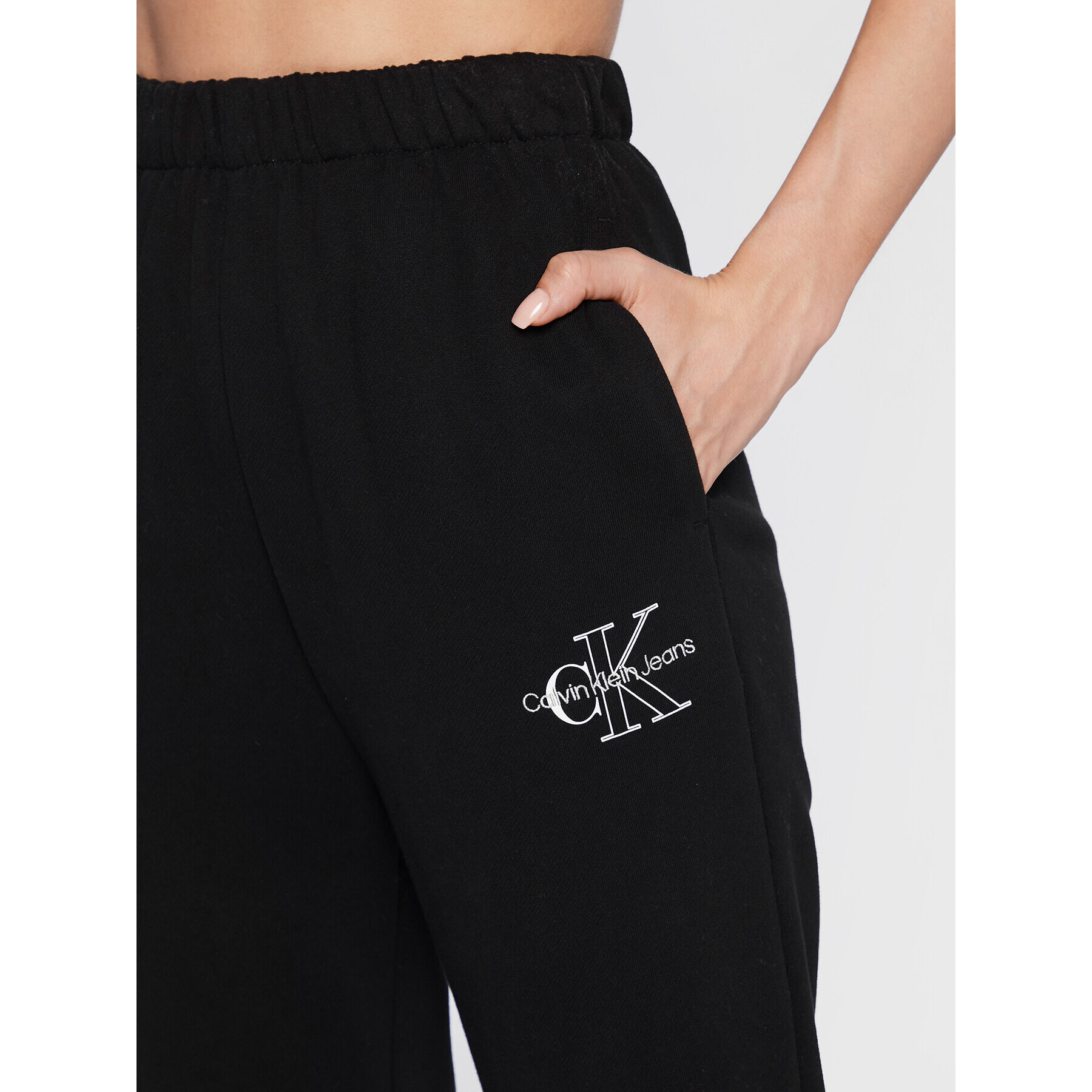 Calvin Klein Jeans Долнище анцуг J20J218038 Черен Relaxed Fit - Pepit.bg